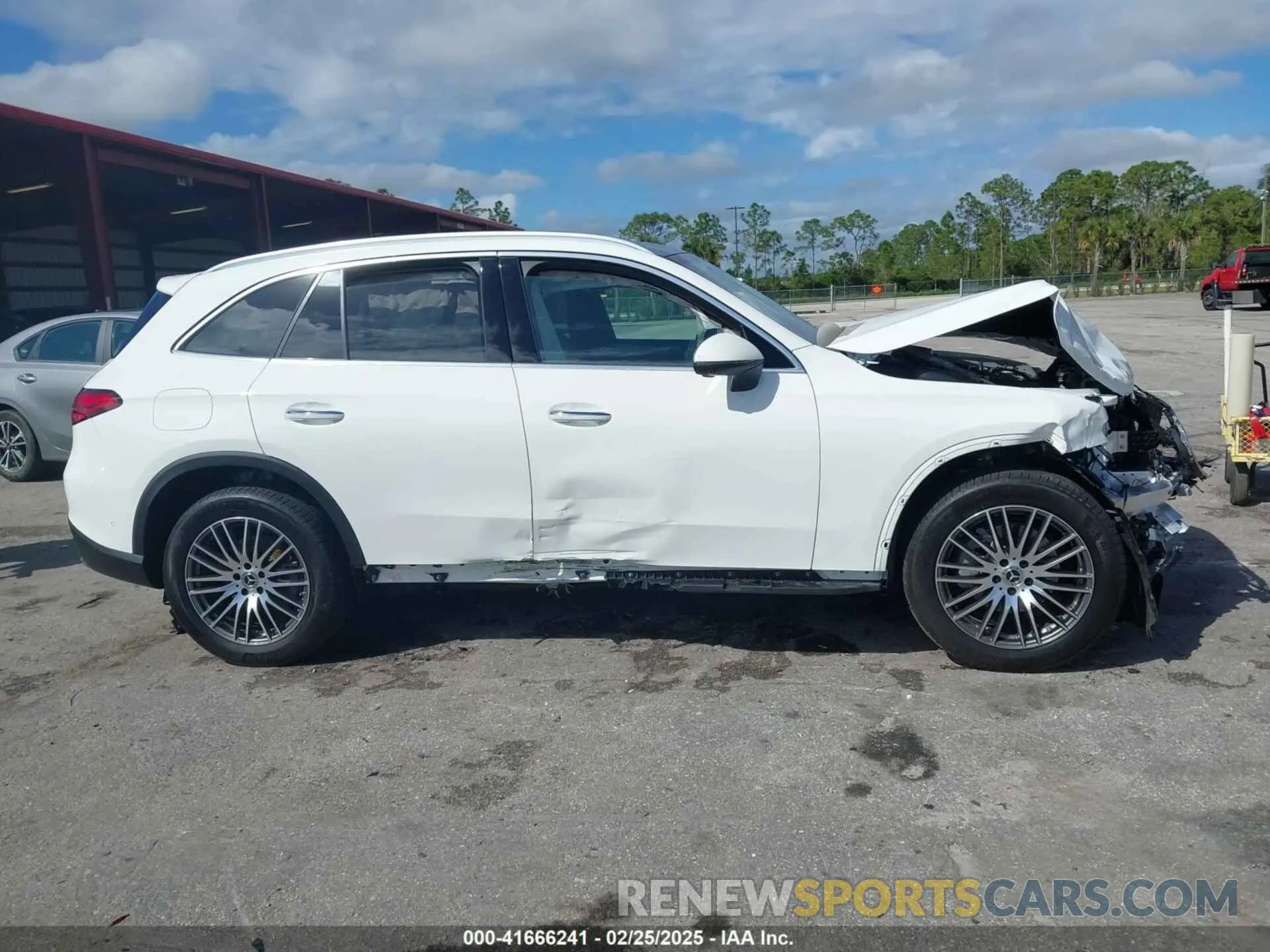 13 Photograph of a damaged car W1NKM4HB3SF237083 MERCEDES-BENZ GLC 300 2025