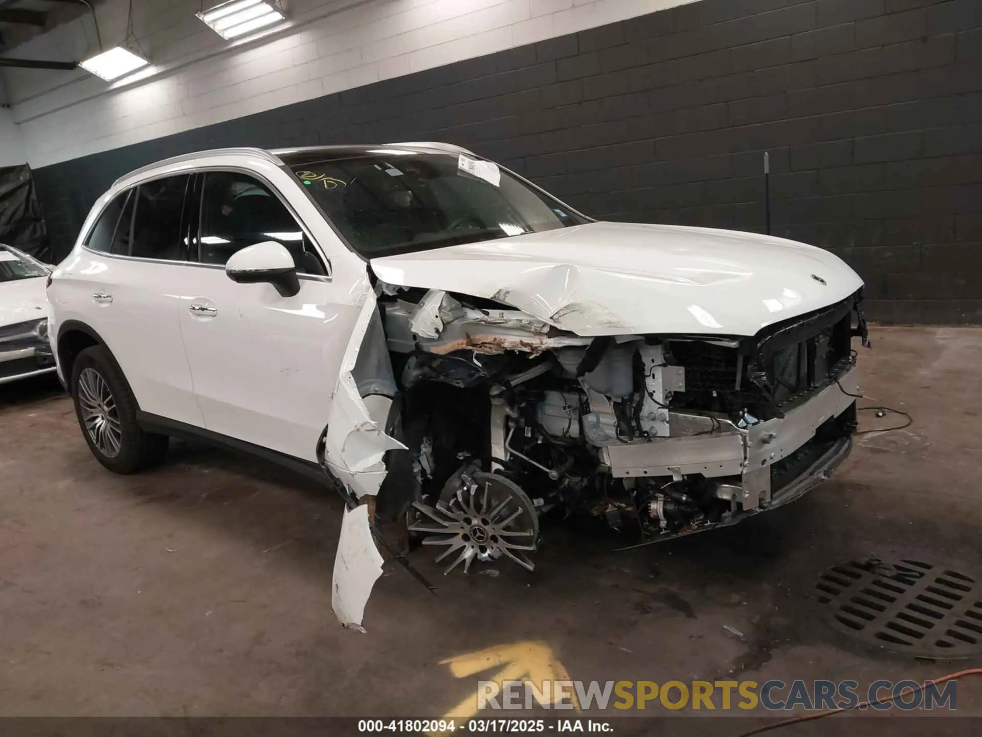 1 Photograph of a damaged car W1NKM4HB3SF272075 MERCEDES-BENZ GLC 300 2025