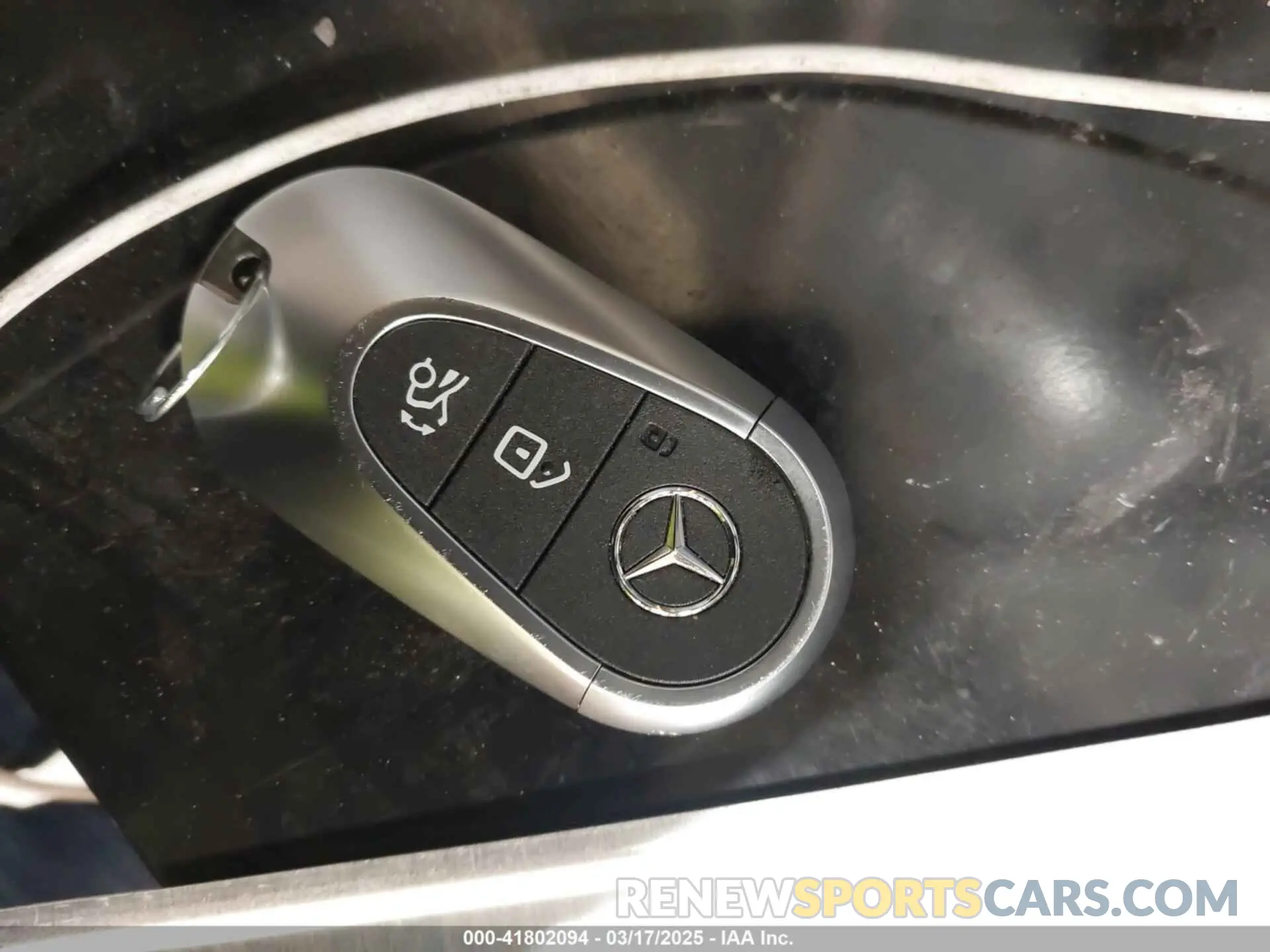 11 Photograph of a damaged car W1NKM4HB3SF272075 MERCEDES-BENZ GLC 300 2025