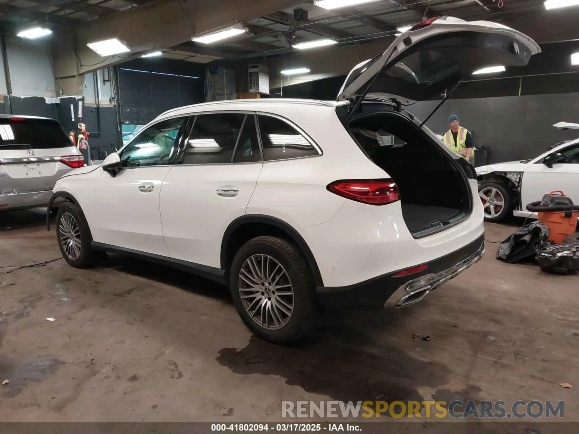 3 Photograph of a damaged car W1NKM4HB3SF272075 MERCEDES-BENZ GLC 300 2025