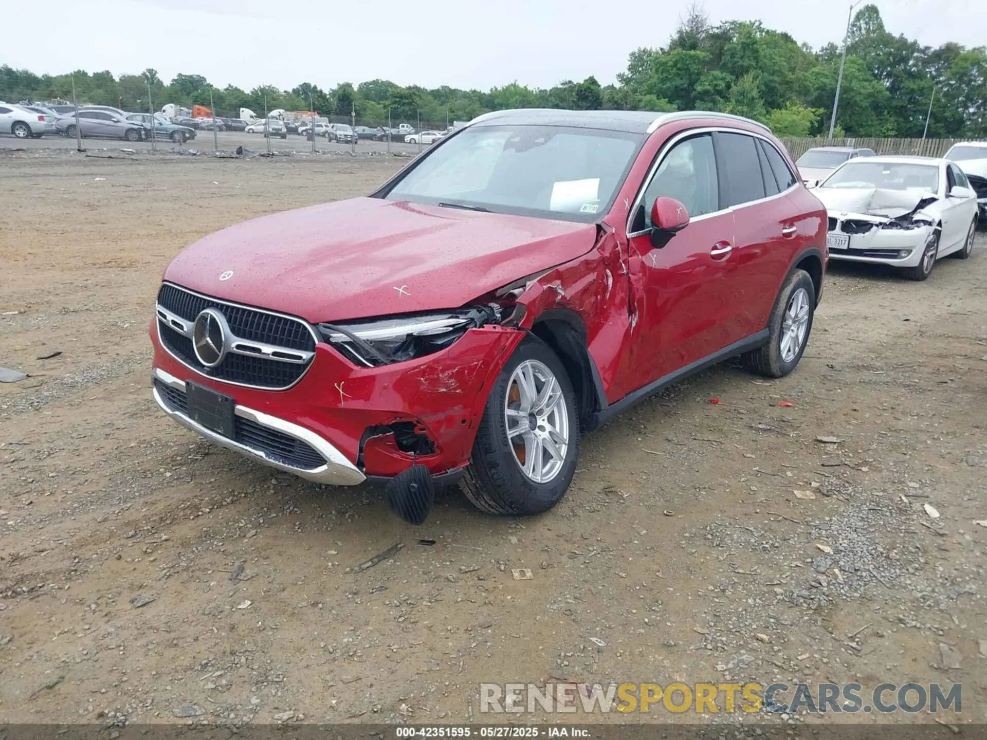 2 Photograph of a damaged car W1NKM4HB9SF239050 MERCEDES-BENZ GLC 300 2025