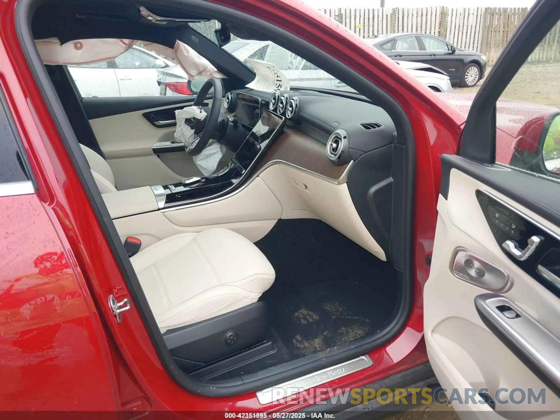 5 Photograph of a damaged car W1NKM4HB9SF239050 MERCEDES-BENZ GLC 300 2025