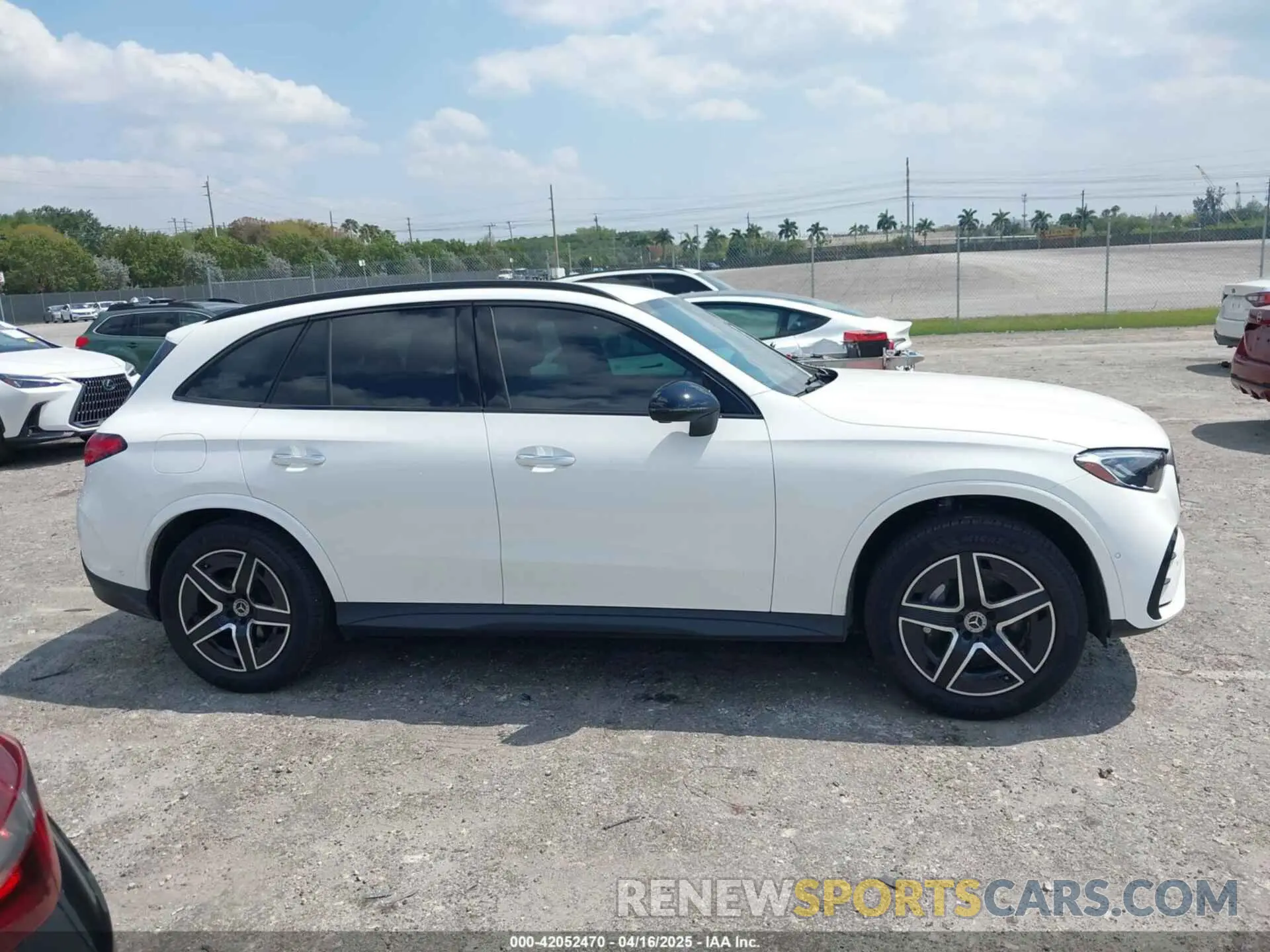 13 Photograph of a damaged car W1NKM4HBXSF257900 MERCEDES-BENZ GLC 300 2025