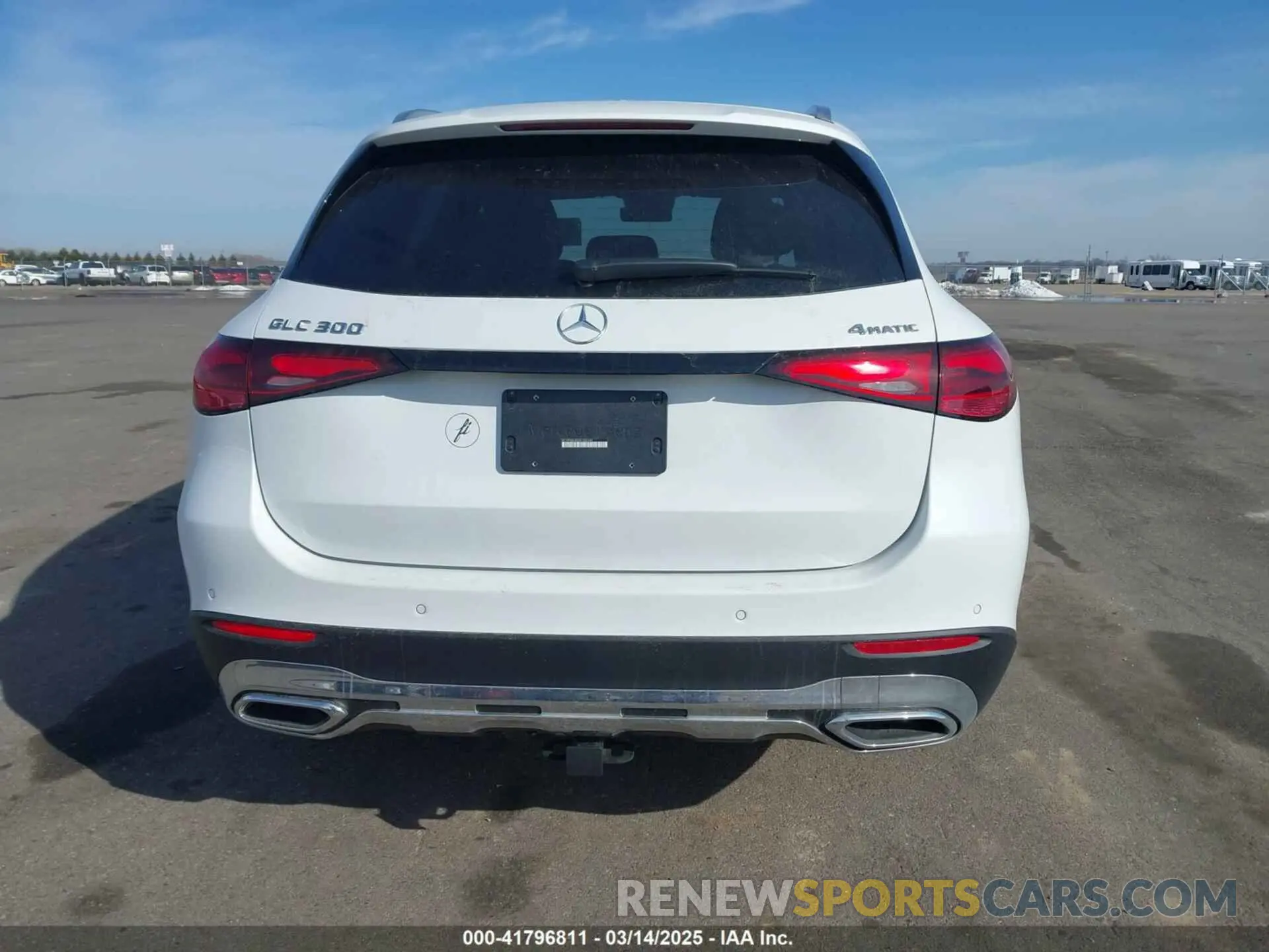17 Photograph of a damaged car W1NKM4HBXSF282344 MERCEDES-BENZ GLC 300 2025