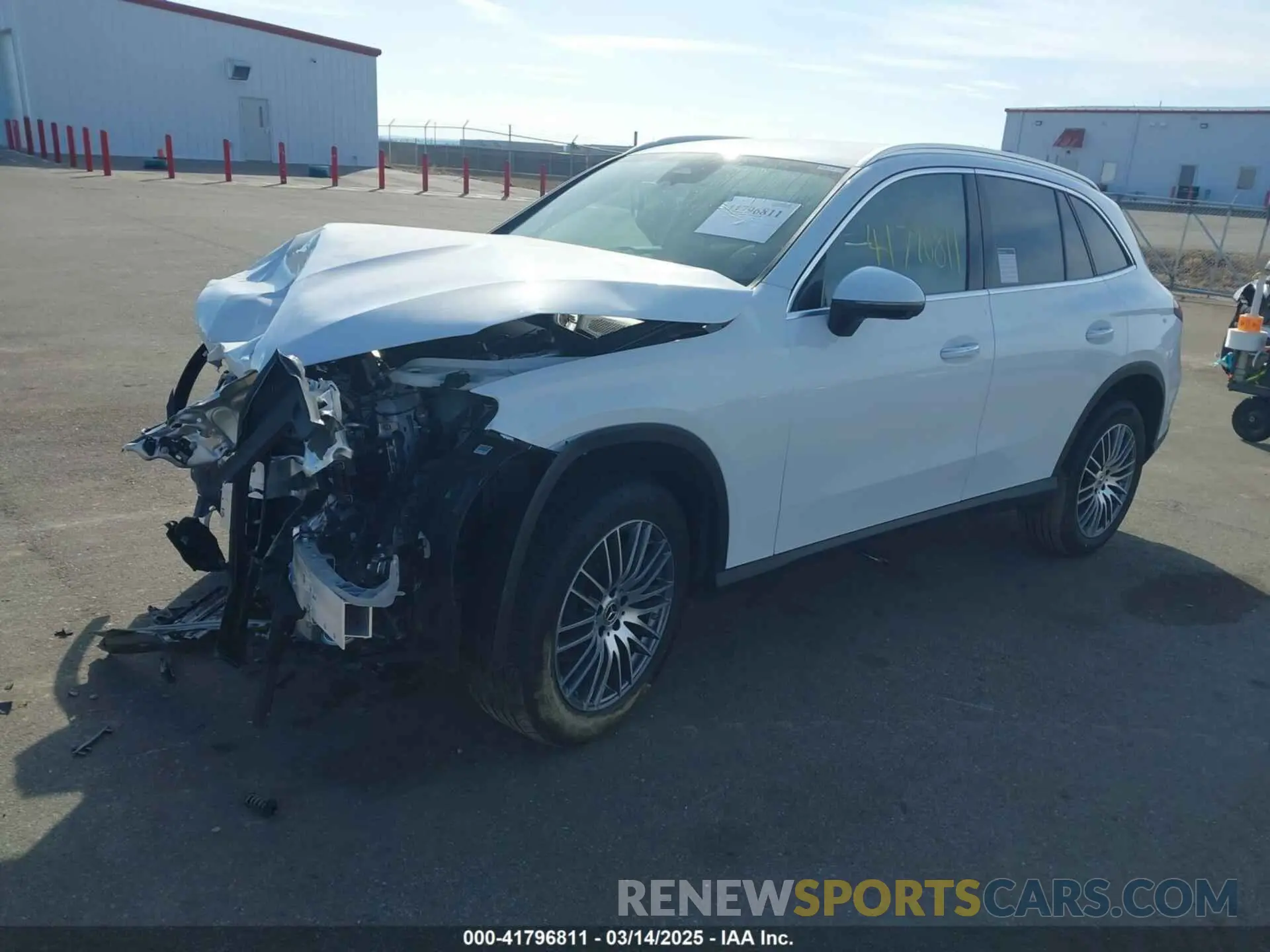 2 Photograph of a damaged car W1NKM4HBXSF282344 MERCEDES-BENZ GLC 300 2025