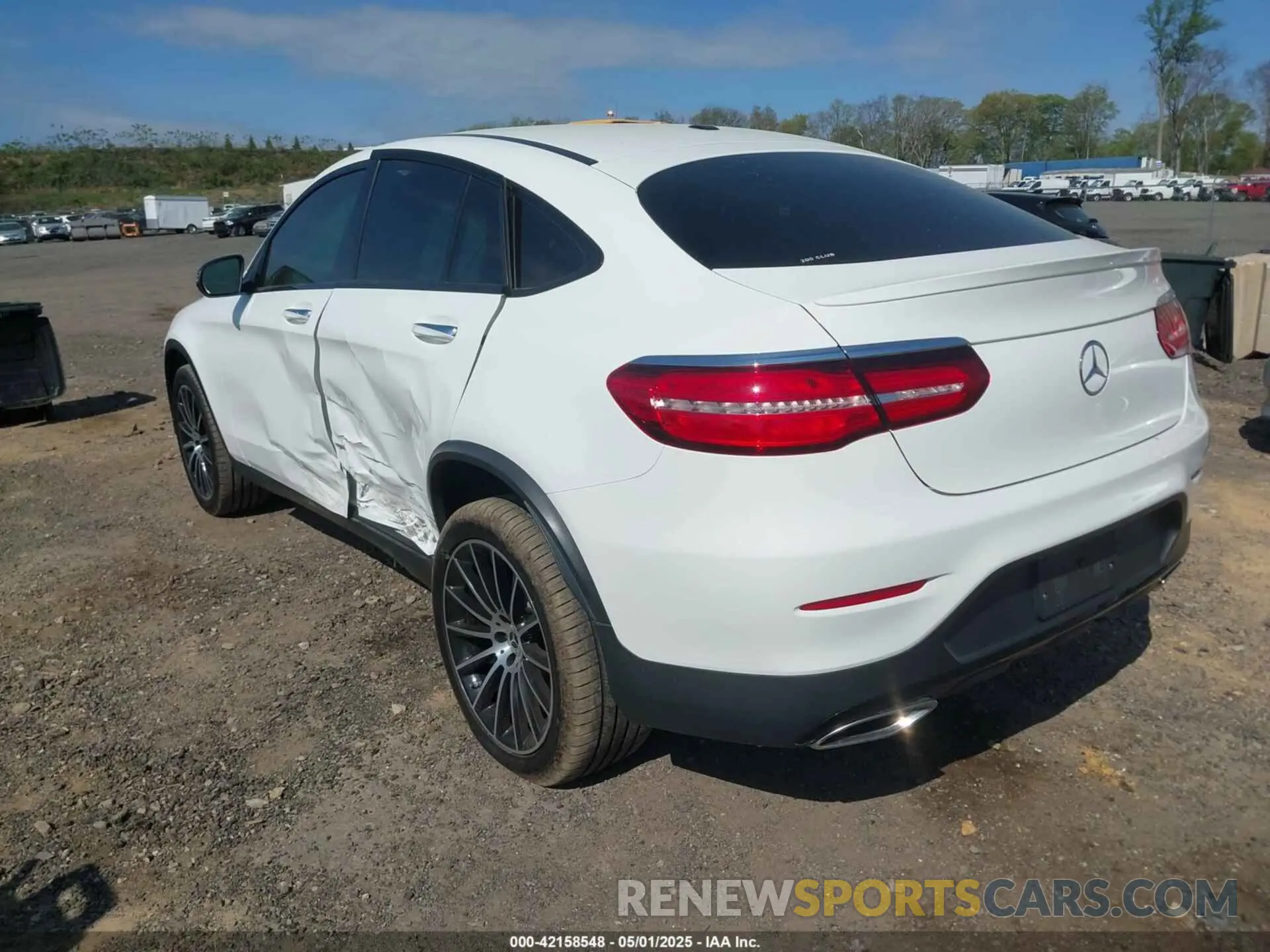 3 Photograph of a damaged car WDC0J4KB4KF538570 MERCEDES-BENZ GLC 300 COUPE 2019