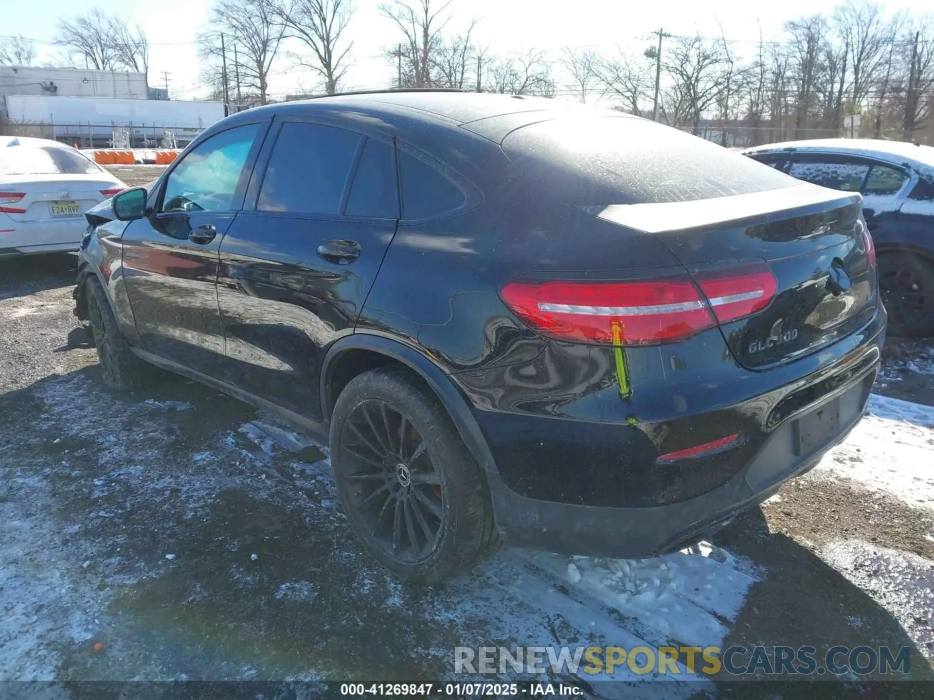 3 Photograph of a damaged car WDC0J4KB9KF538435 MERCEDES-BENZ GLC 300 COUPE 2019