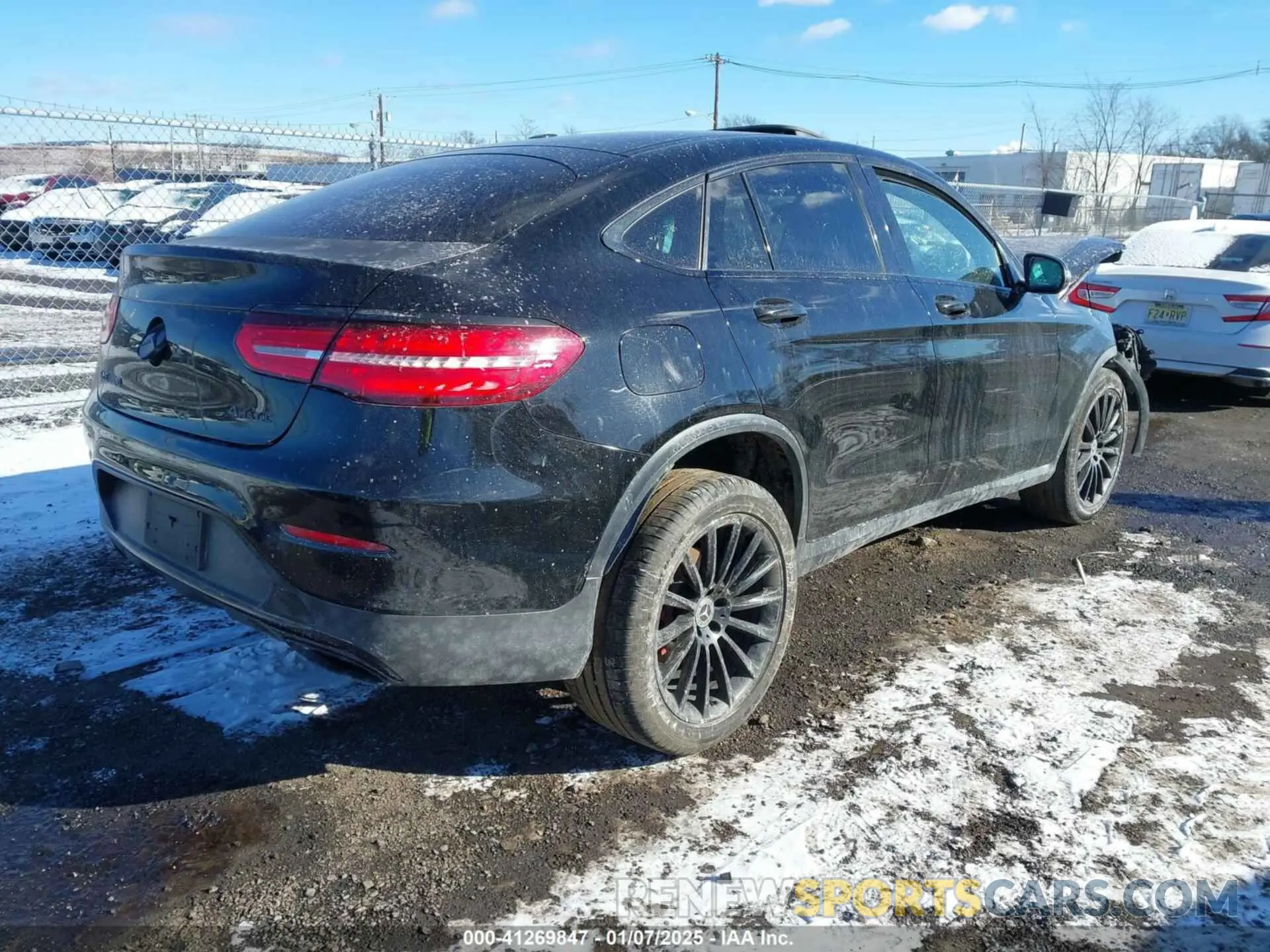 4 Photograph of a damaged car WDC0J4KB9KF538435 MERCEDES-BENZ GLC 300 COUPE 2019