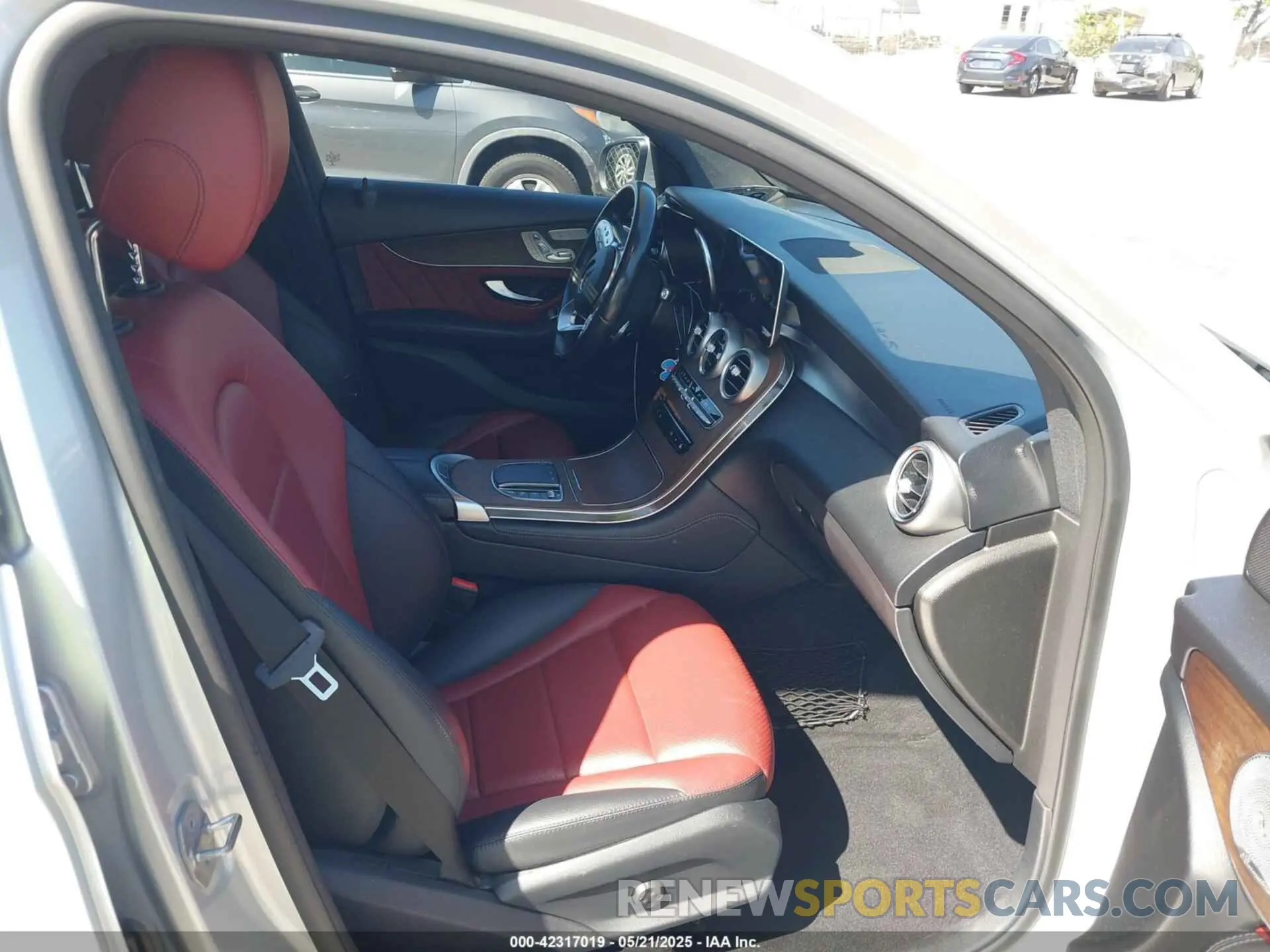 5 Photograph of a damaged car WDC0J8EB5LF708004 MERCEDES-BENZ GLC 300 COUPE 2020