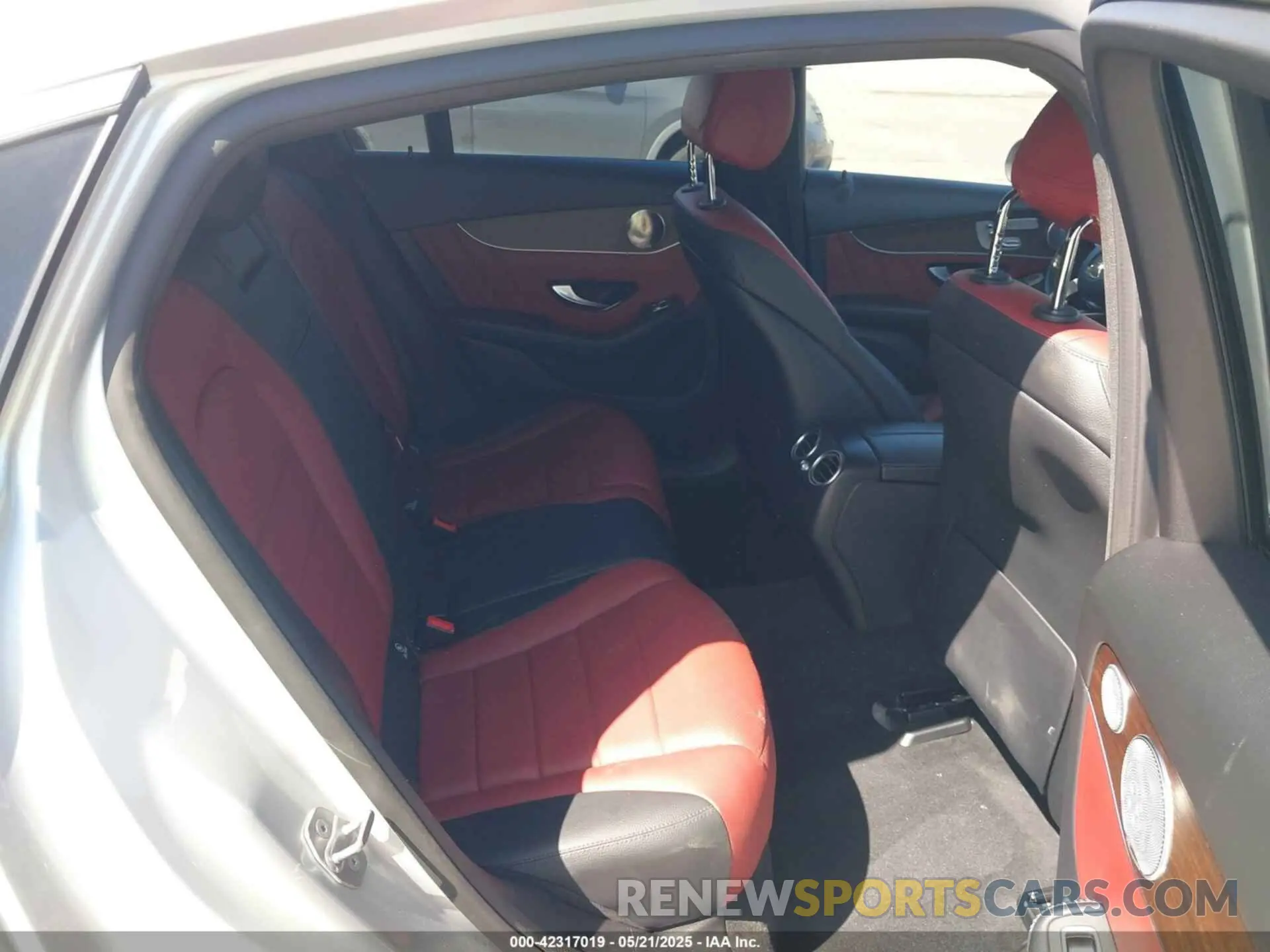 8 Photograph of a damaged car WDC0J8EB5LF708004 MERCEDES-BENZ GLC 300 COUPE 2020