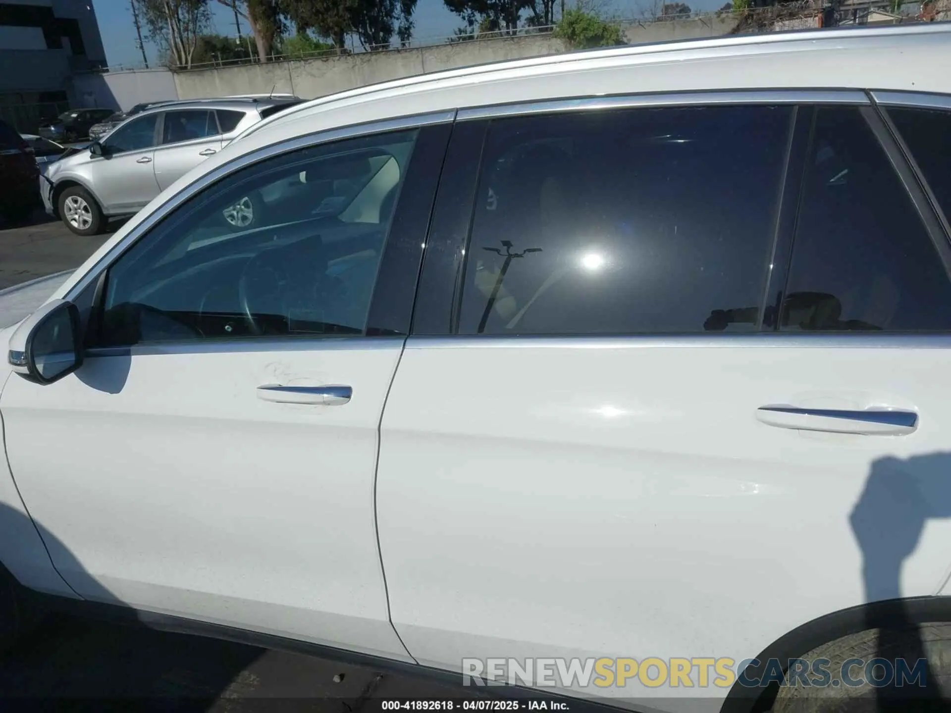 15 Photograph of a damaged car WDC0G5EB0KF585613 MERCEDES-BENZ GLC 350E 2019