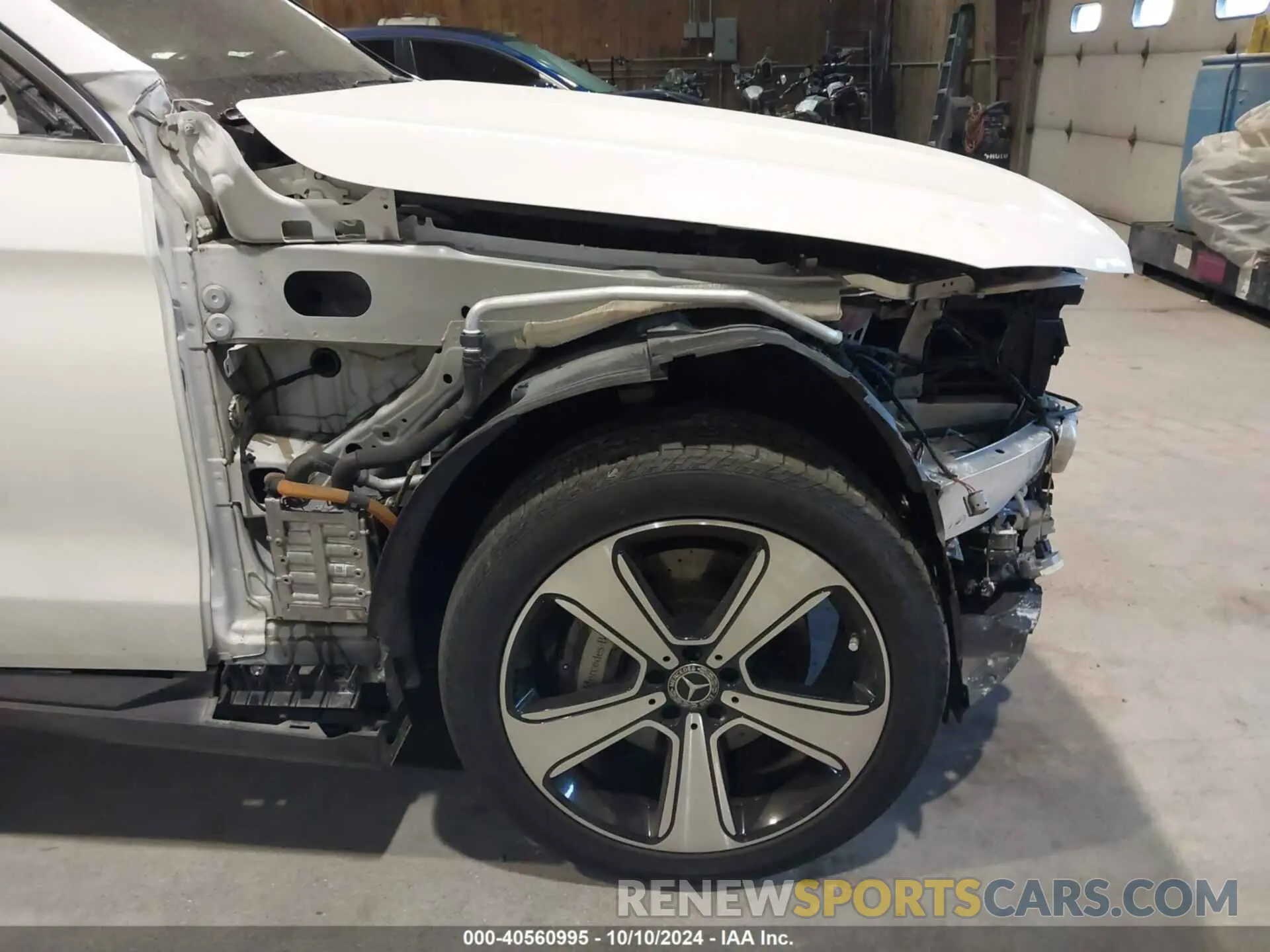 18 Photograph of a damaged car WDC0G5EB0KF640285 MERCEDES-BENZ GLC 350E 2019