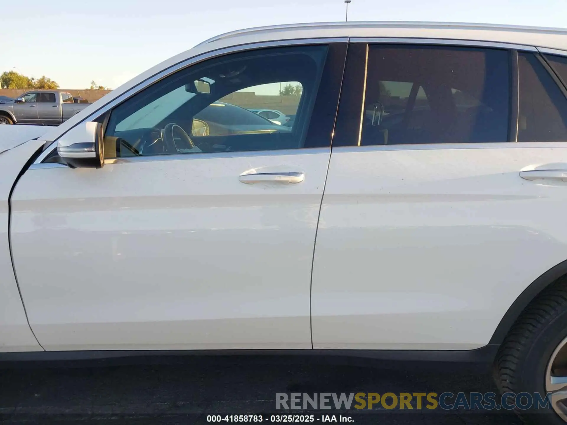 14 Photograph of a damaged car WDC0G5EB1KF519491 MERCEDES-BENZ GLC 350E 2019