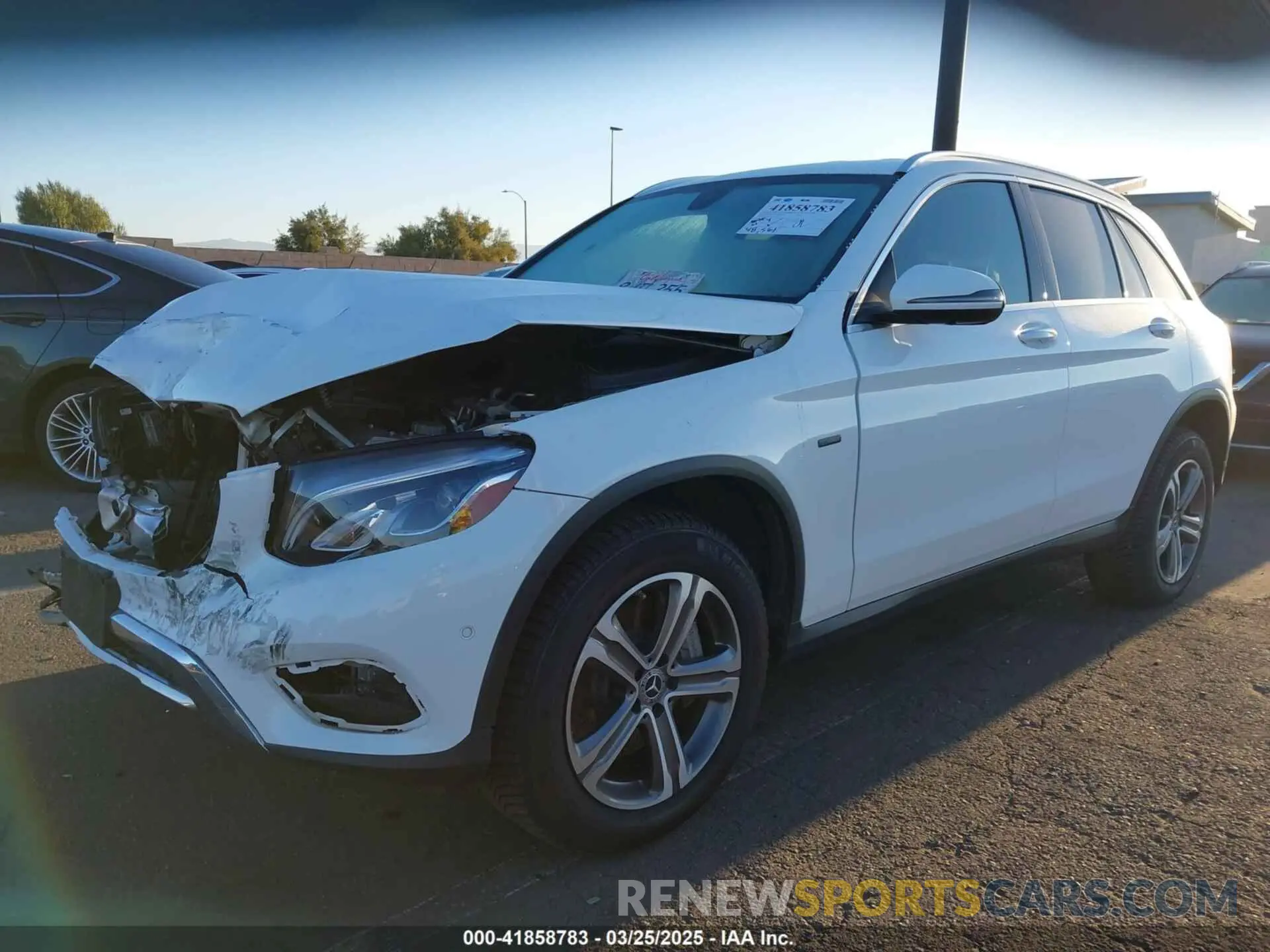 2 Photograph of a damaged car WDC0G5EB1KF519491 MERCEDES-BENZ GLC 350E 2019