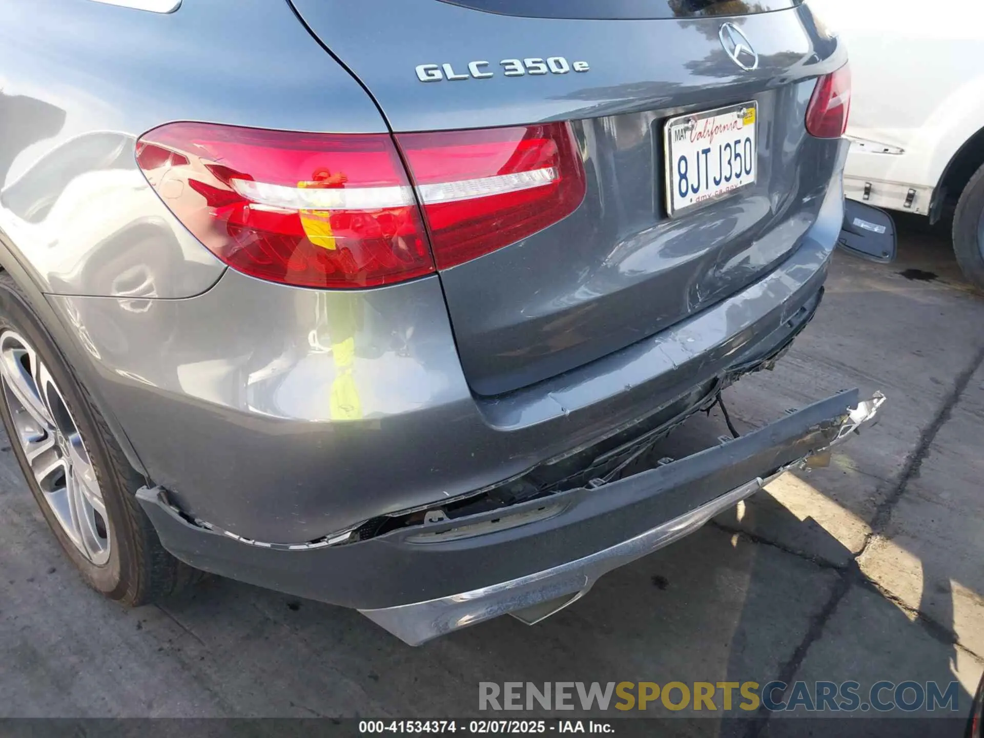 12 Photograph of a damaged car WDC0G5EB1KF579447 MERCEDES-BENZ GLC 350E 2019