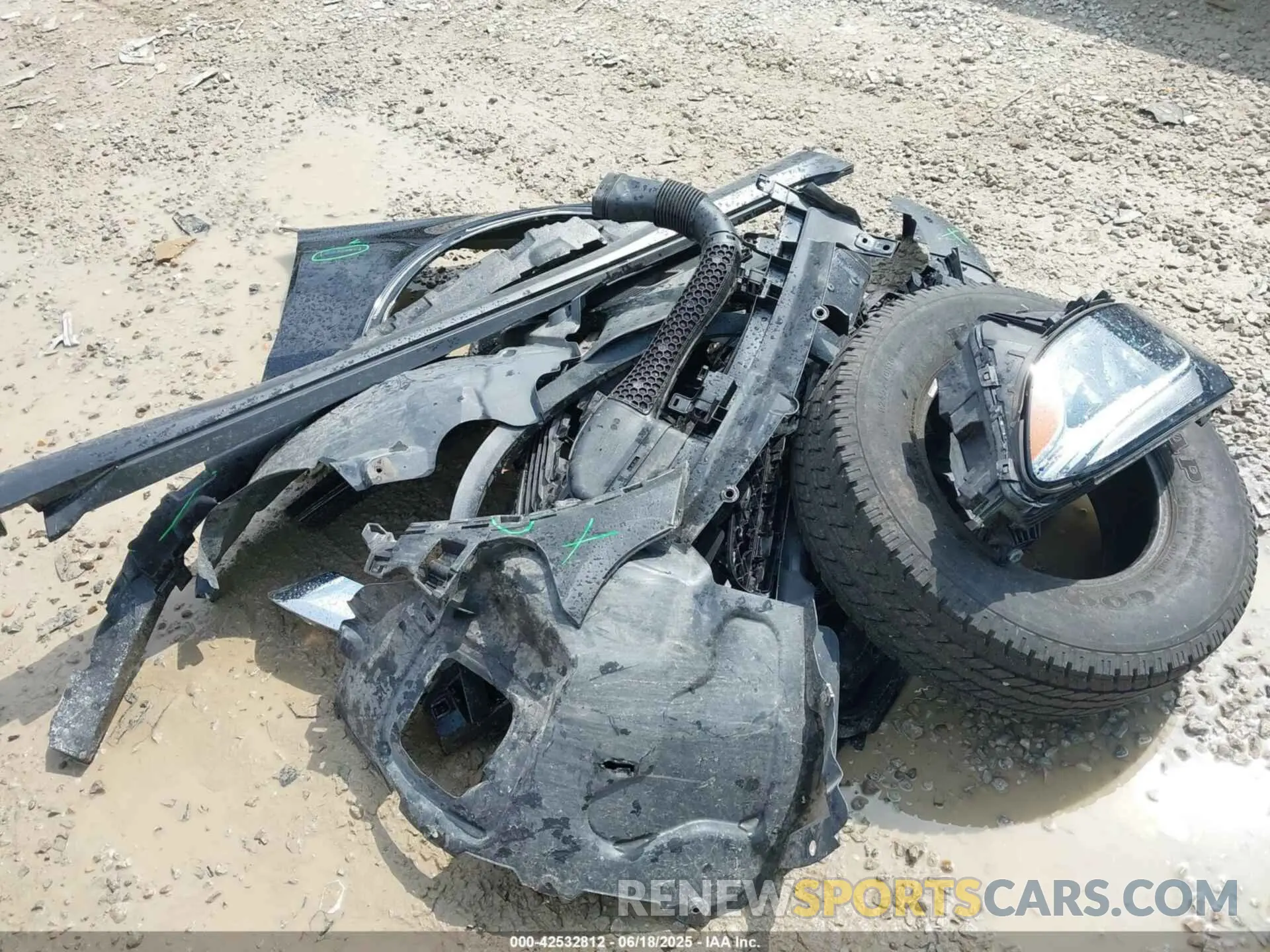 12 Photograph of a damaged car WDC0G5EB3KF578400 MERCEDES-BENZ GLC 350E 2019