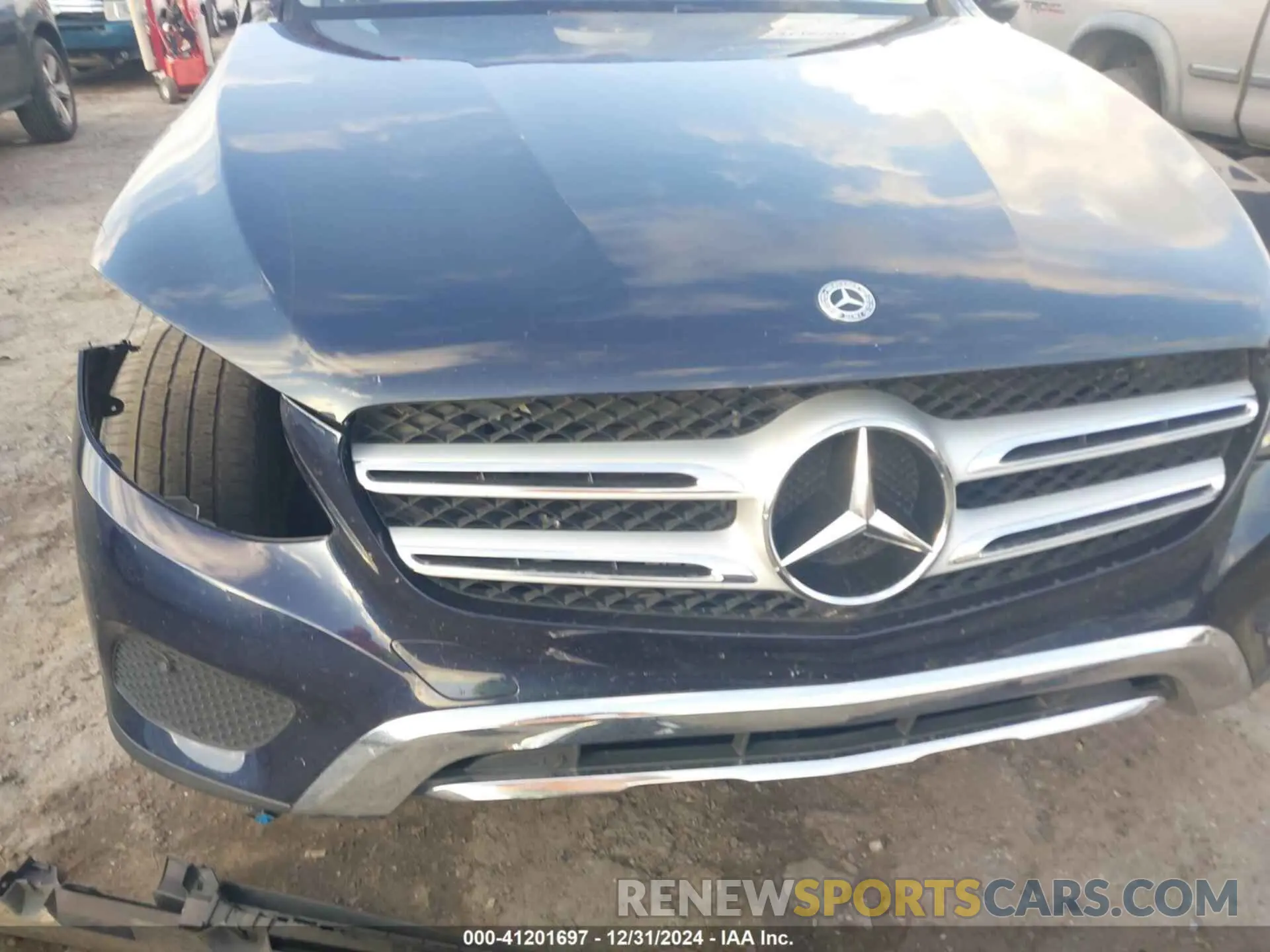 18 Photograph of a damaged car WDC0G5EB4KF517685 MERCEDES-BENZ GLC 350E 2019