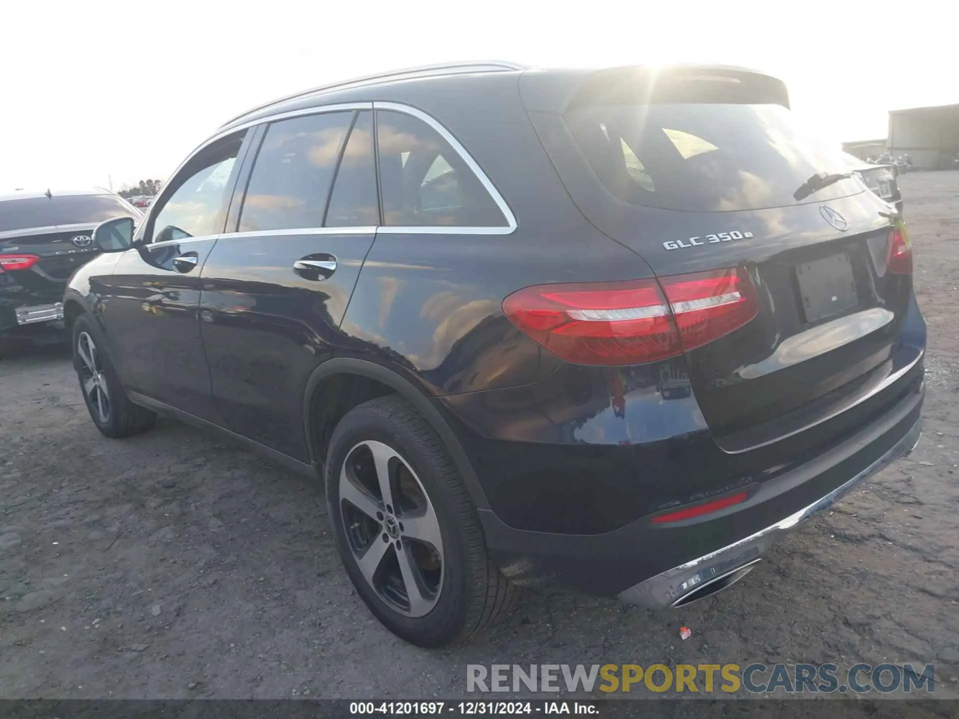 3 Photograph of a damaged car WDC0G5EB4KF517685 MERCEDES-BENZ GLC 350E 2019
