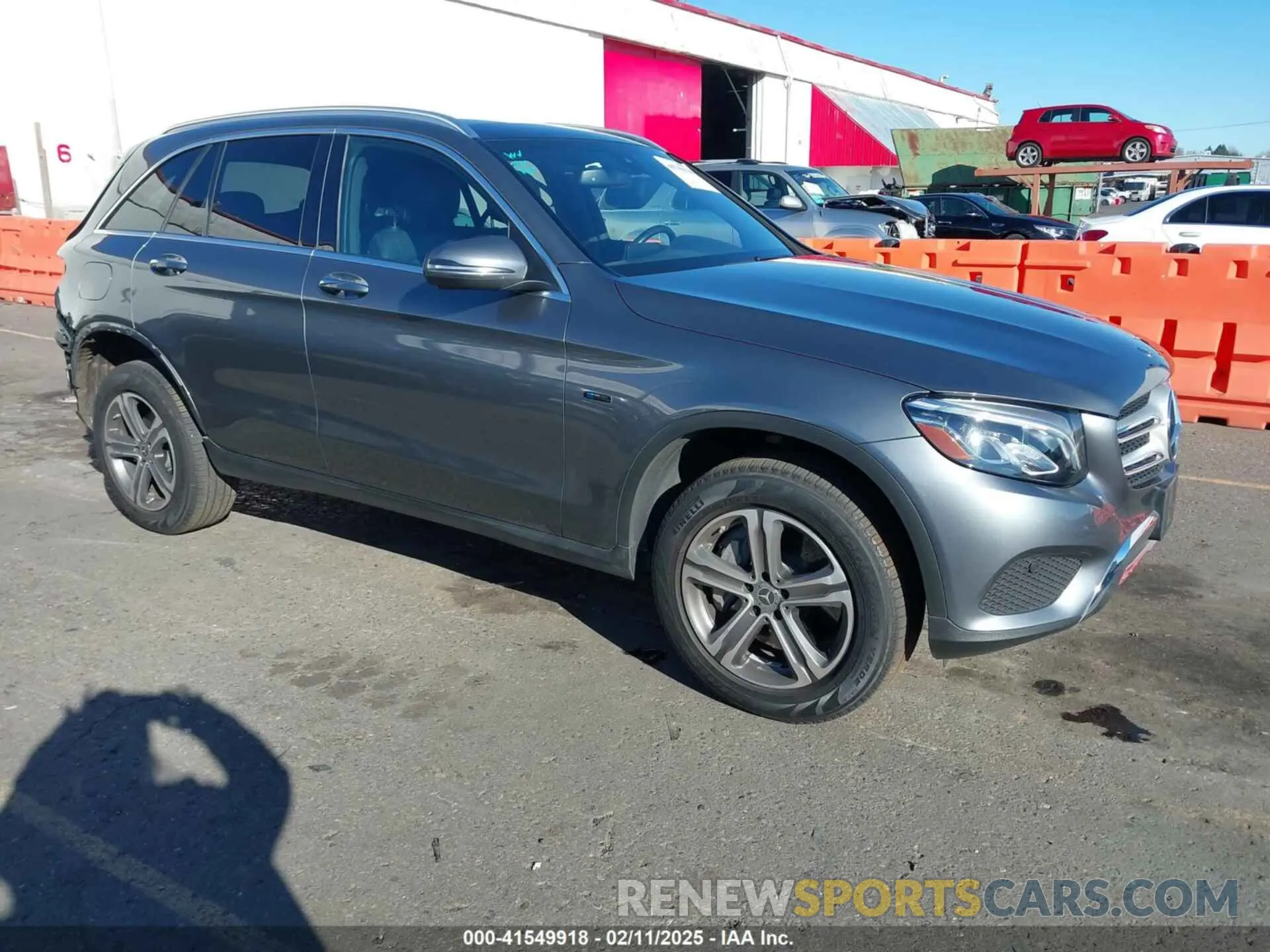 1 Photograph of a damaged car WDC0G5EB7KF619675 MERCEDES-BENZ GLC 350E 2019