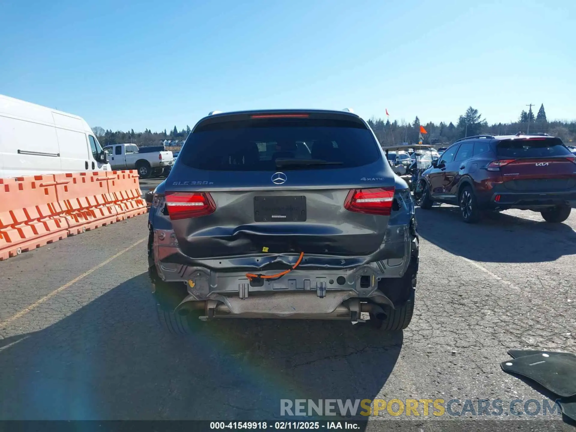 17 Photograph of a damaged car WDC0G5EB7KF619675 MERCEDES-BENZ GLC 350E 2019