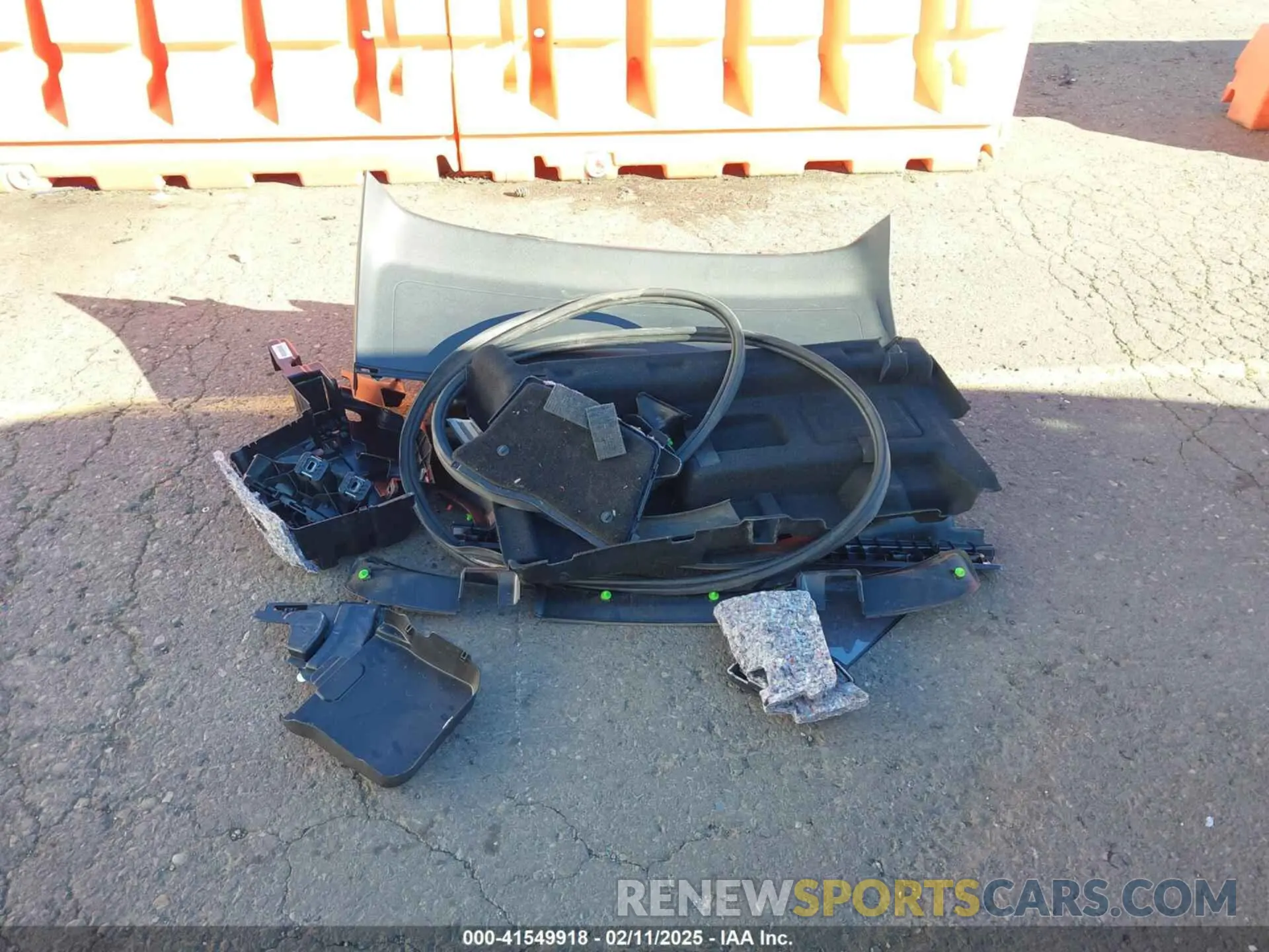 18 Photograph of a damaged car WDC0G5EB7KF619675 MERCEDES-BENZ GLC 350E 2019