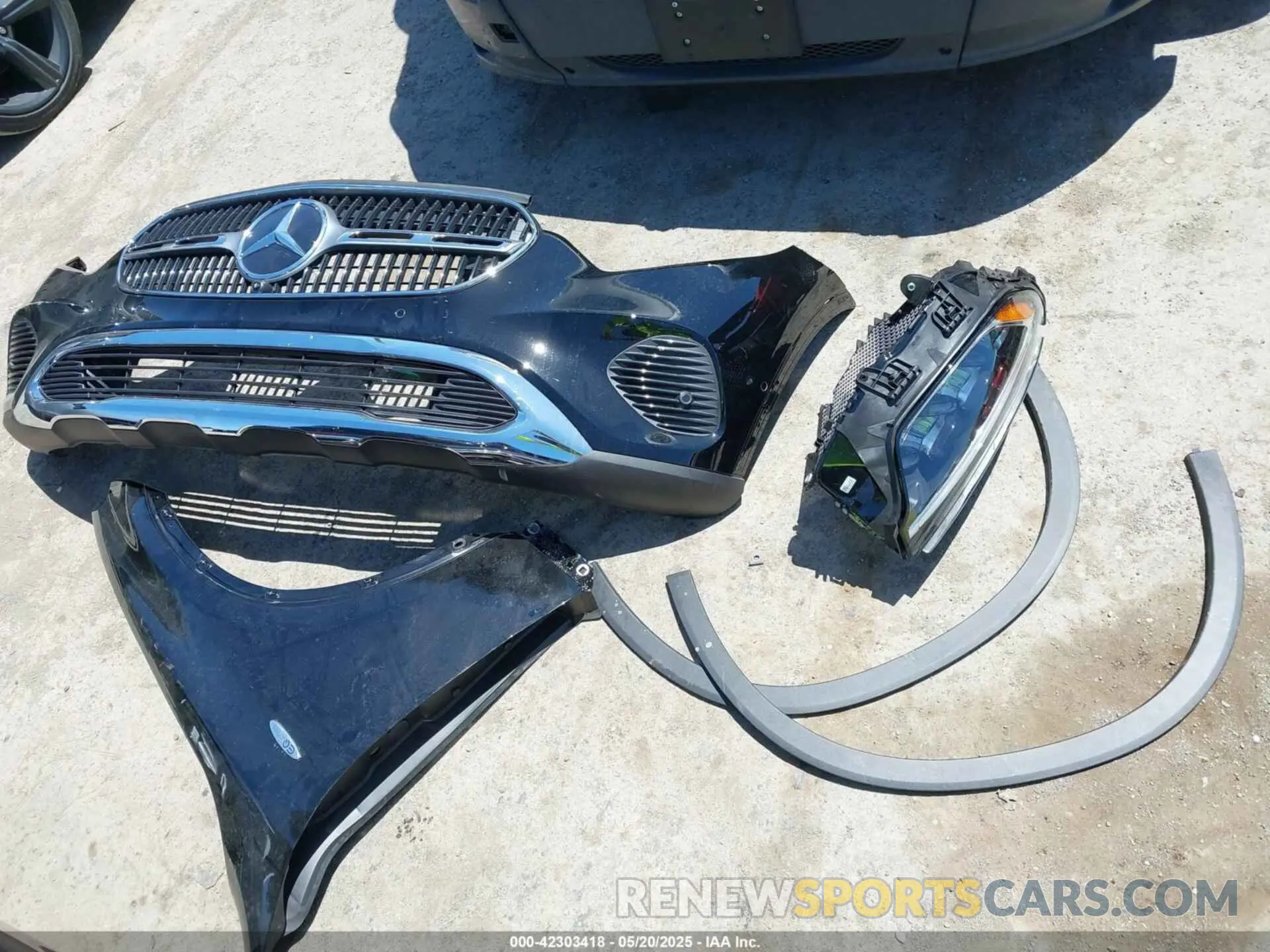 12 Photograph of a damaged car W1NKM5GBXSU079943 MERCEDES-BENZ GLC 350E 2025