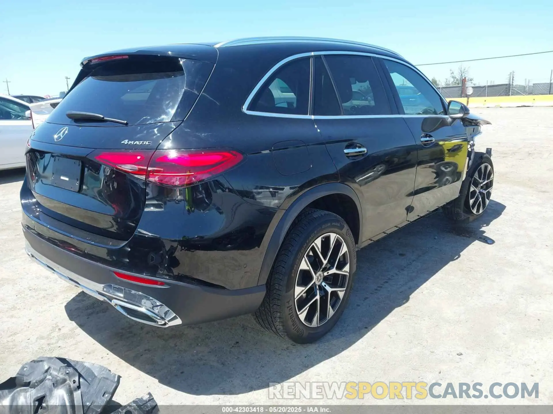 4 Photograph of a damaged car W1NKM5GBXSU079943 MERCEDES-BENZ GLC 350E 2025
