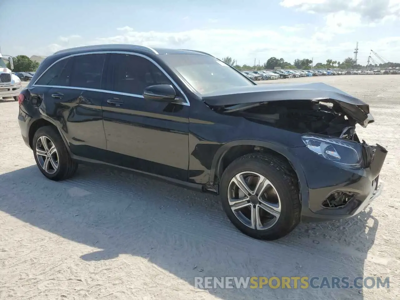 4 Photograph of a damaged car WDC0G4JB0KV117872 MERCEDES-BENZ GLC-CLASS 2019