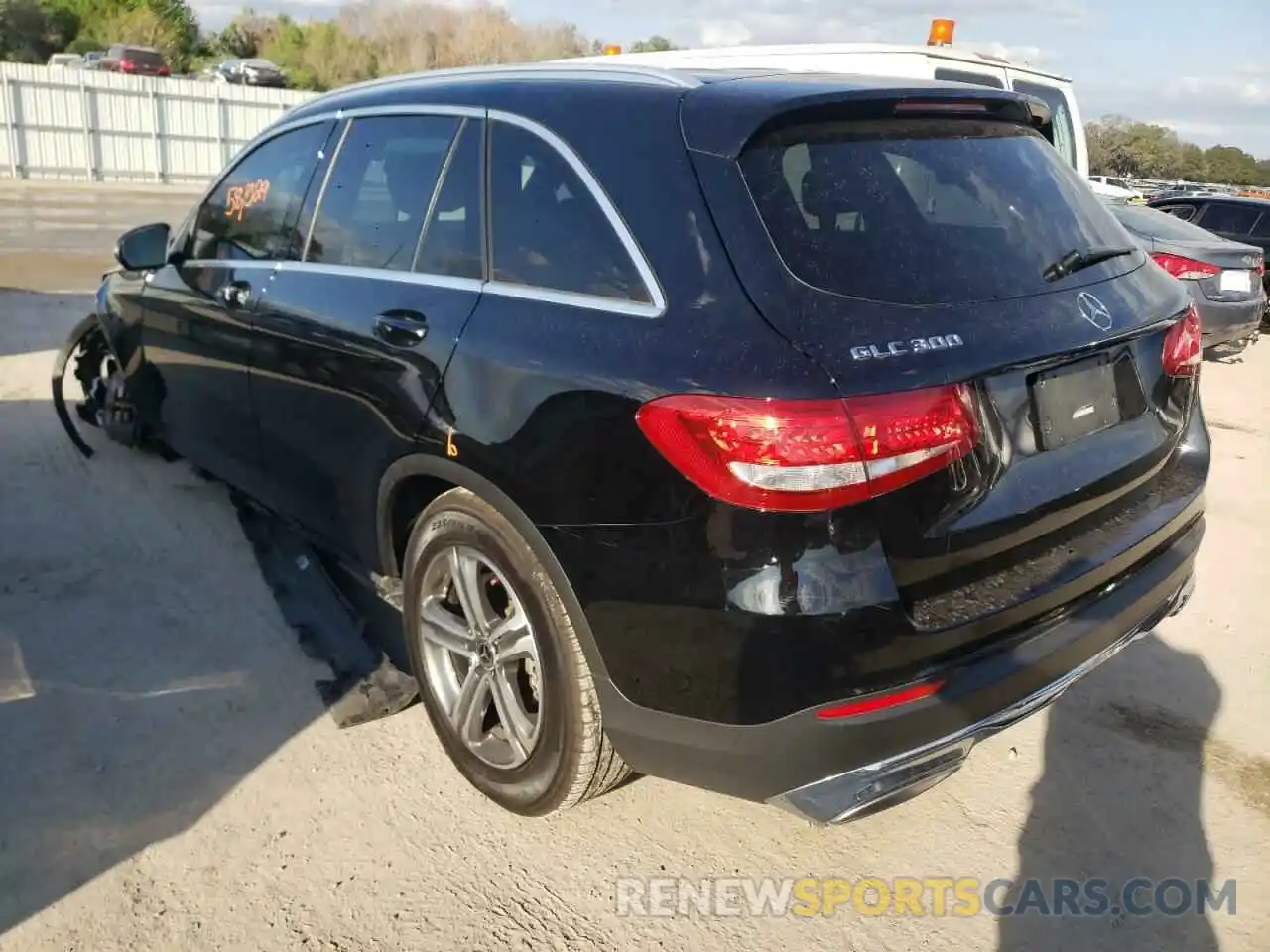 3 Photograph of a damaged car WDC0G4JB0KV134445 MERCEDES-BENZ GLC-CLASS 2019