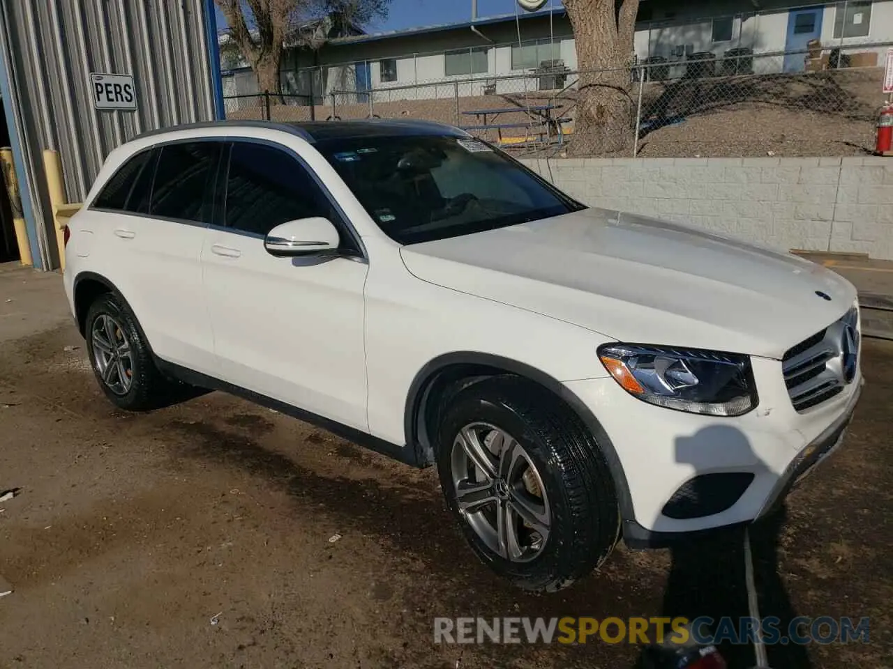 4 Photograph of a damaged car WDC0G4JB0KV138186 MERCEDES-BENZ GLC-CLASS 2019