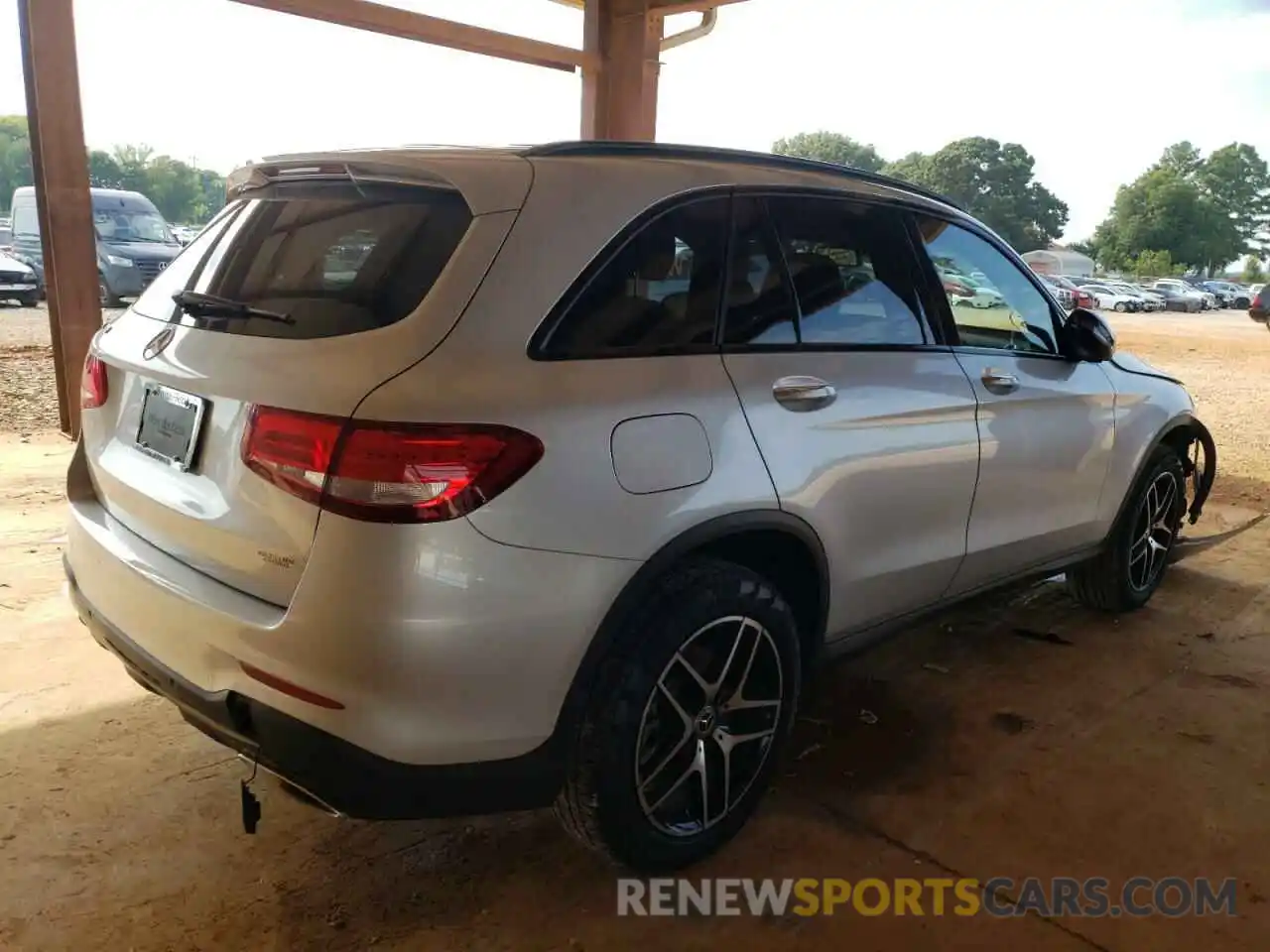 4 Photograph of a damaged car WDC0G4JB2KV123625 MERCEDES-BENZ GLC-CLASS 2019