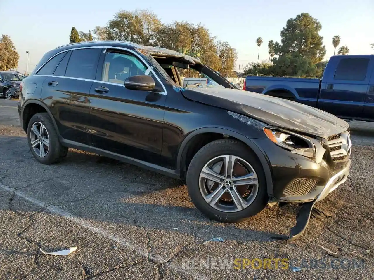 4 Photograph of a damaged car WDC0G4JB3KF592796 MERCEDES-BENZ GLC-CLASS 2019