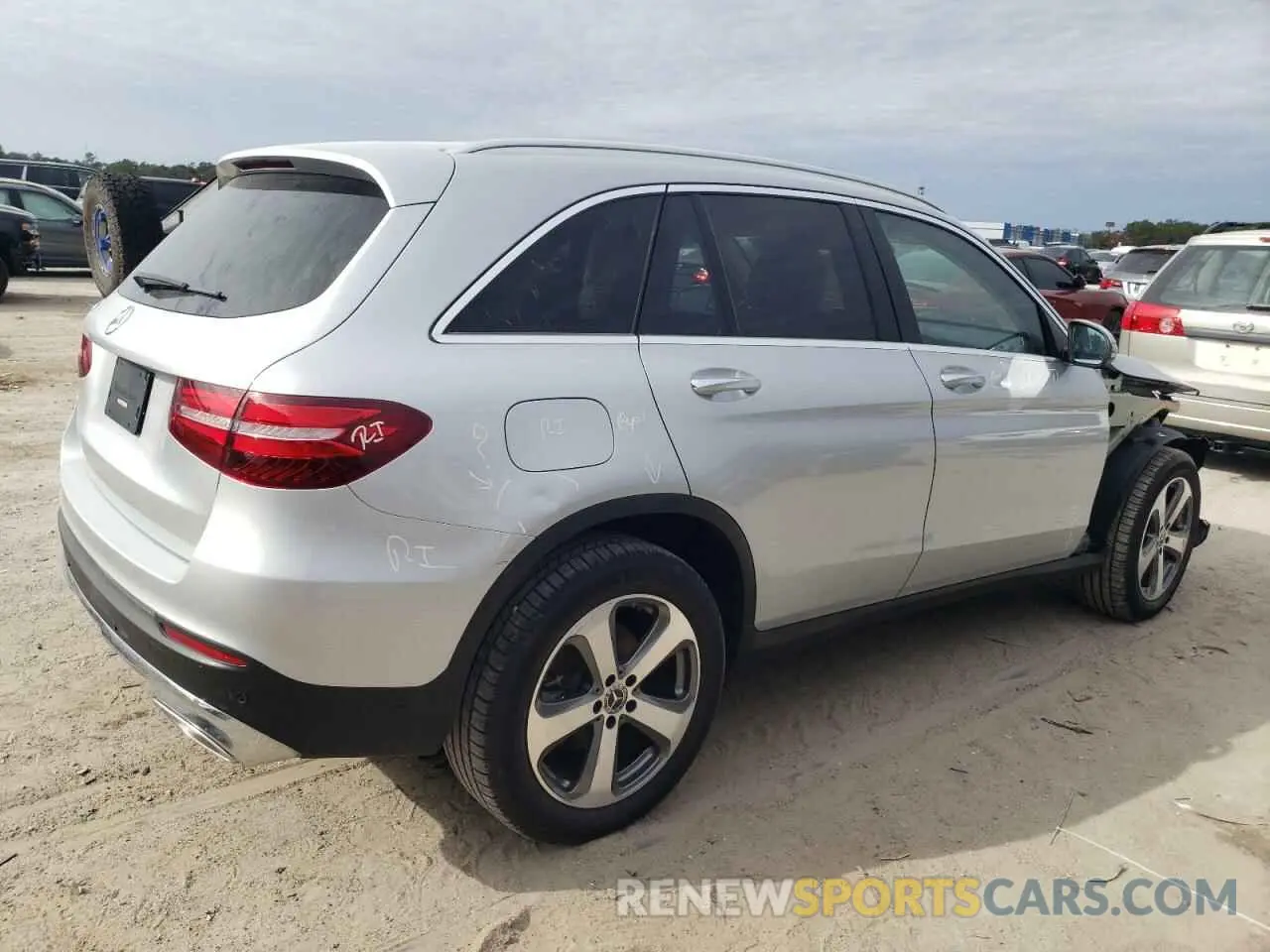 3 Photograph of a damaged car WDC0G4JB5KV196567 MERCEDES-BENZ GLC-CLASS 2019