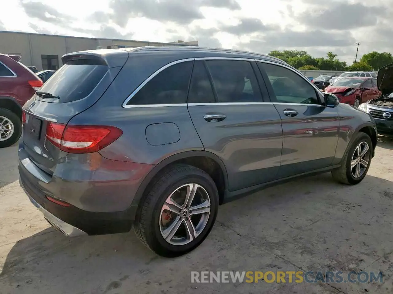 3 Photograph of a damaged car WDC0G4JB6KV133655 MERCEDES-BENZ GLC-CLASS 2019
