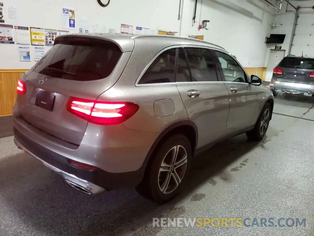 3 Photograph of a damaged car WDC0G4JB7KV162050 MERCEDES-BENZ GLC-CLASS 2019