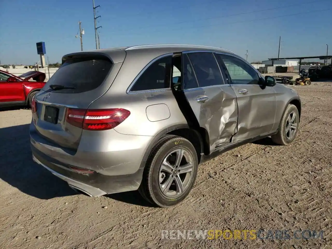 4 Photograph of a damaged car WDC0G4JB8KV161537 MERCEDES-BENZ GLC-CLASS 2019