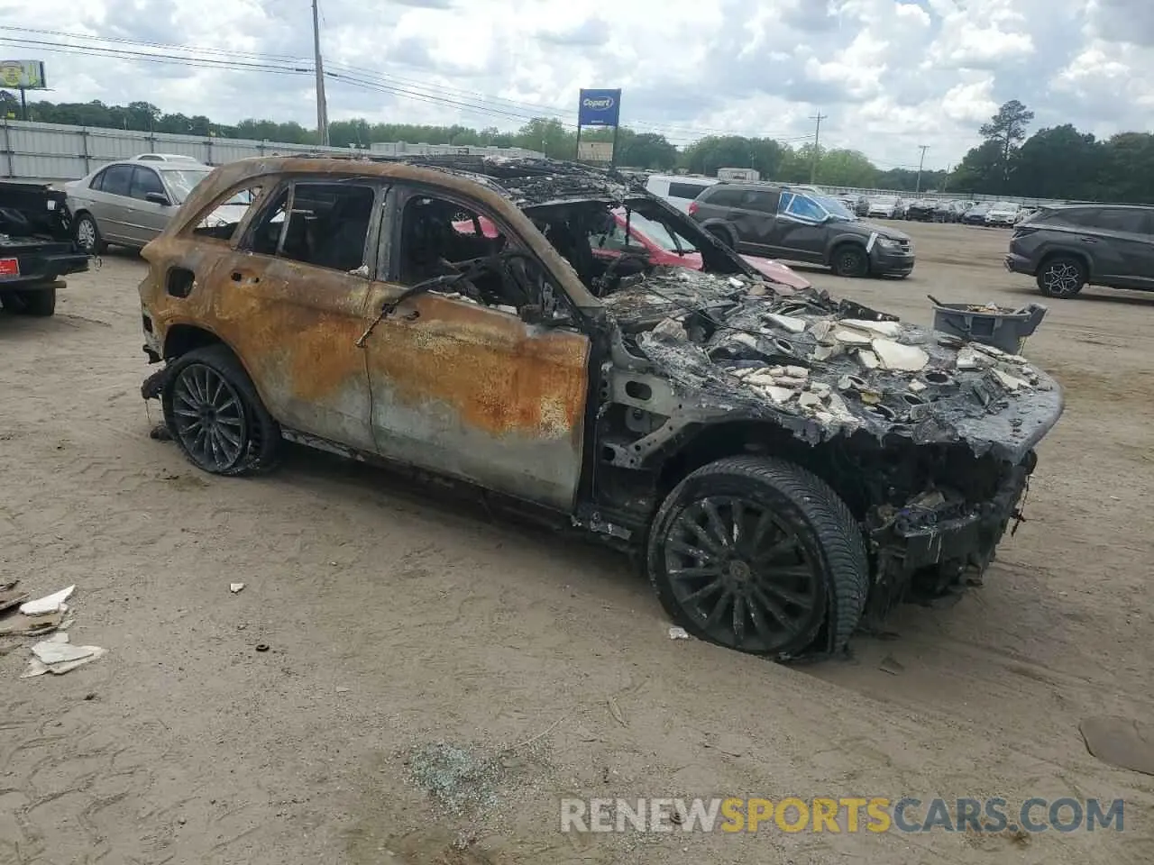 4 Photograph of a damaged car WDC0G4JB8KV196367 MERCEDES-BENZ GLC-CLASS 2019