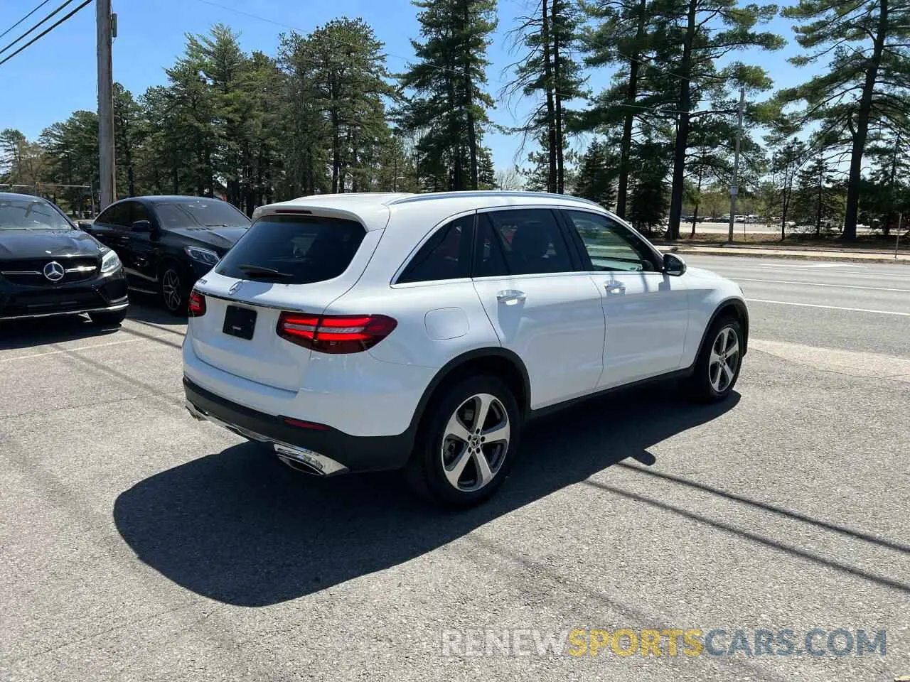 4 Photograph of a damaged car WDC0G4JB9KF666013 MERCEDES-BENZ GLC-CLASS 2019
