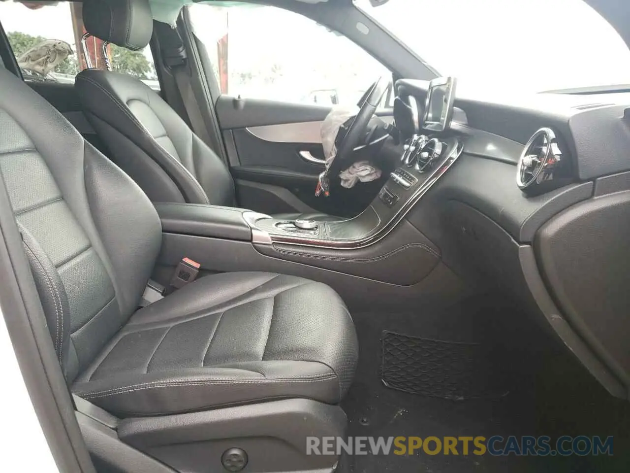 5 Photograph of a damaged car WDC0G4JBXKV171759 MERCEDES-BENZ GLC-CLASS 2019