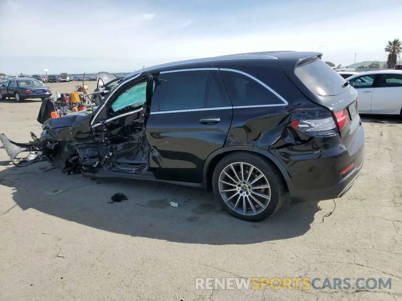 2 Photograph of a damaged car WDC0G4KB8KV137513 MERCEDES-BENZ GLC-CLASS 2019