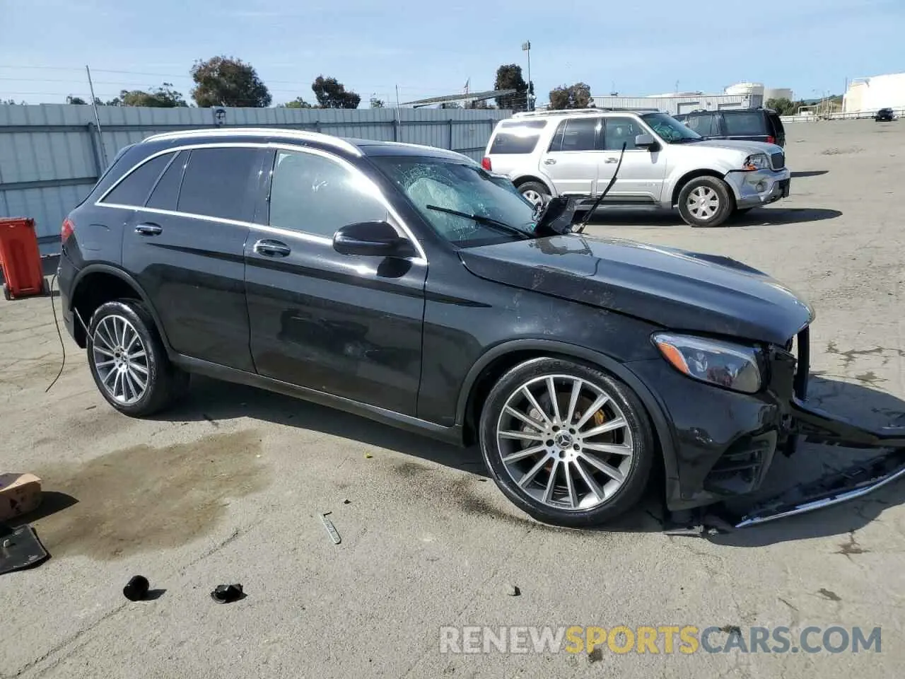 4 Photograph of a damaged car WDC0G4KB8KV137513 MERCEDES-BENZ GLC-CLASS 2019