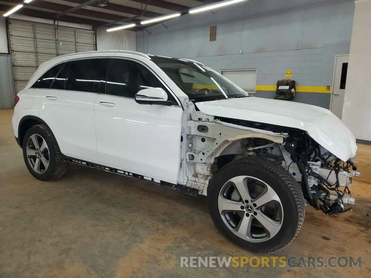 4 Photograph of a damaged car WDC0G4KB8KV165859 MERCEDES-BENZ GLC-CLASS 2019