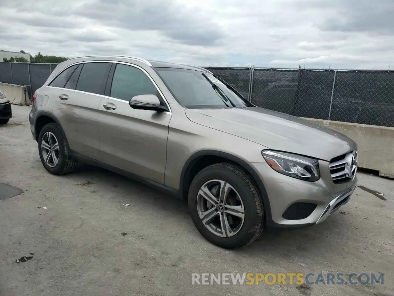 4 Photograph of a damaged car WDC0G4KBXKF624867 MERCEDES-BENZ GLC-CLASS 2019