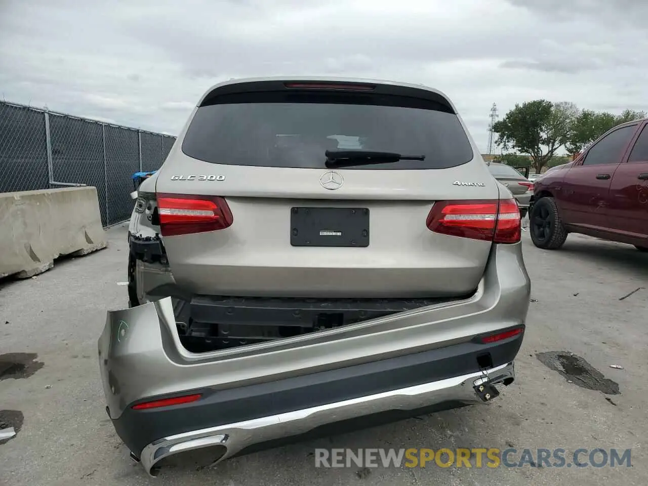 6 Photograph of a damaged car WDC0G4KBXKF624867 MERCEDES-BENZ GLC-CLASS 2019