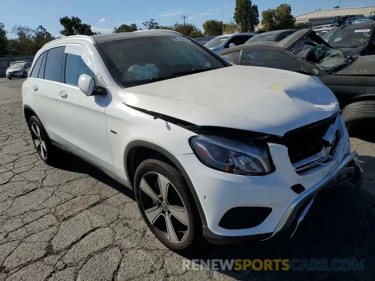 1 Photograph of a damaged car WDC0G5EB0KF572764 MERCEDES-BENZ GLC-CLASS 2019