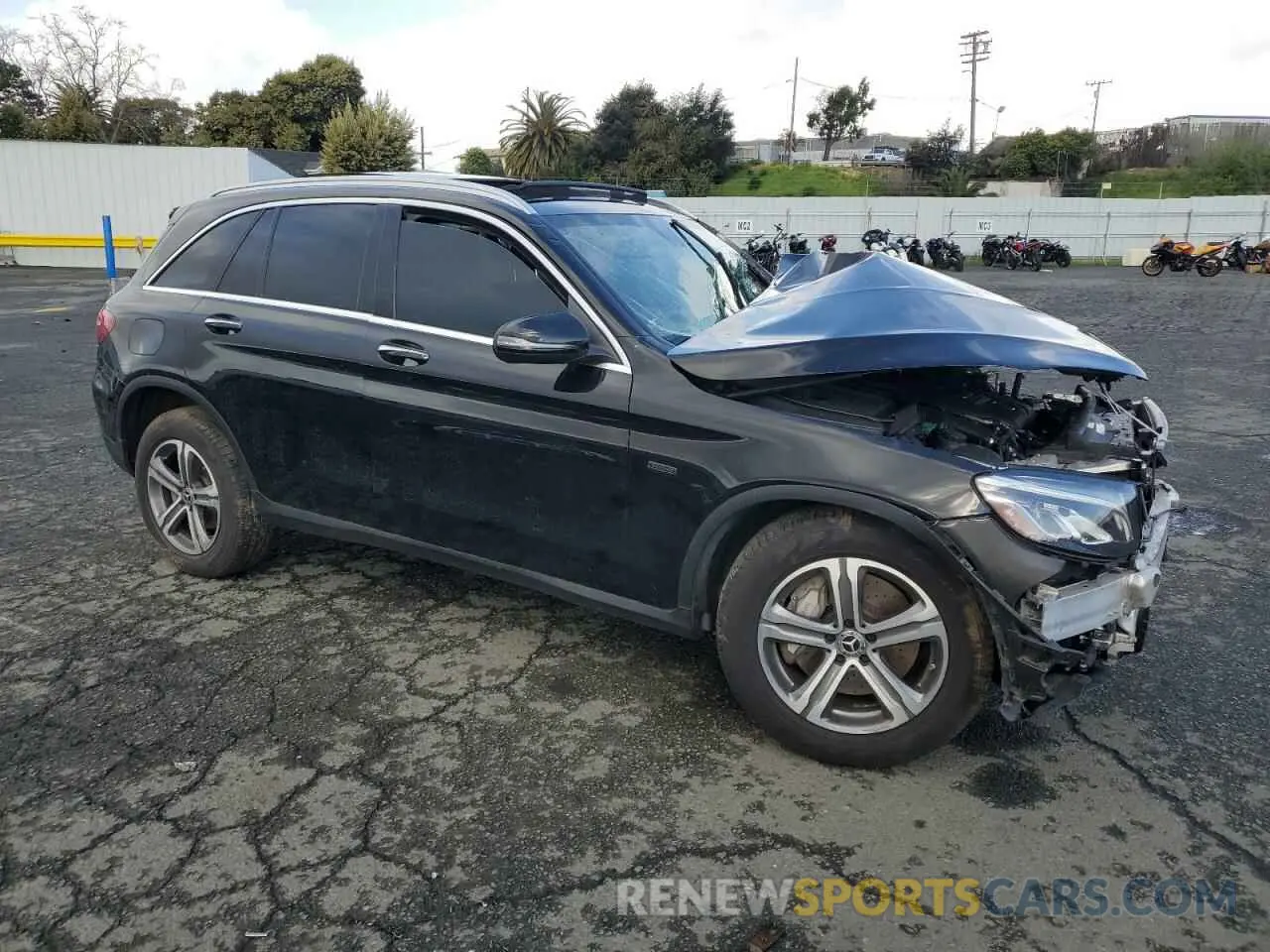 4 Photograph of a damaged car WDC0G5EB5KF563154 MERCEDES-BENZ GLC-CLASS 2019