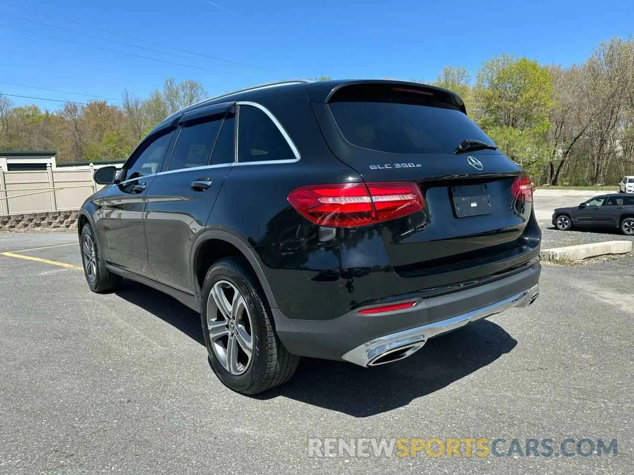 2 Photograph of a damaged car WDC0G5EB5KF564238 MERCEDES-BENZ GLC-CLASS 2019