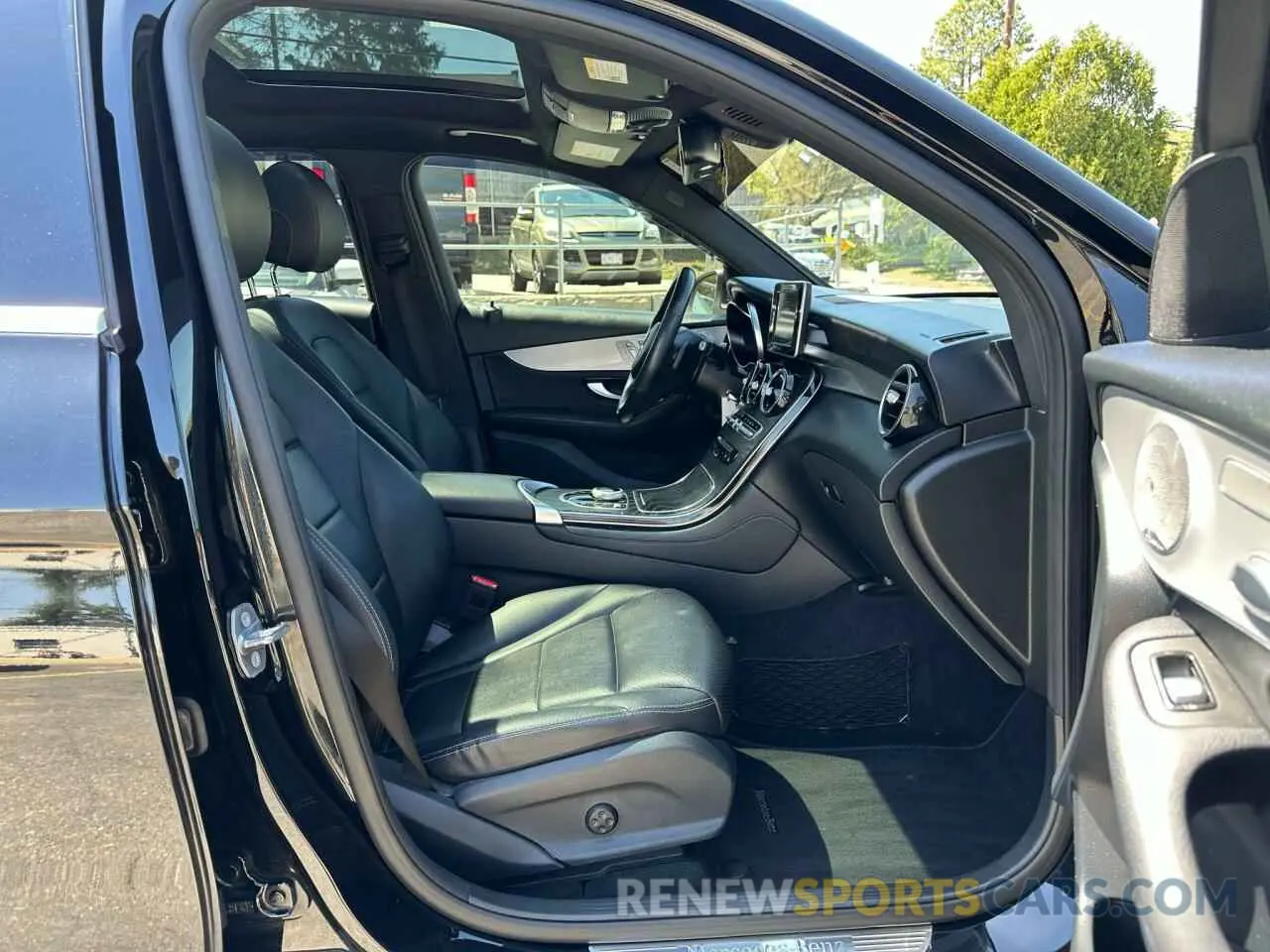 6 Photograph of a damaged car WDC0G5EB5KF564238 MERCEDES-BENZ GLC-CLASS 2019