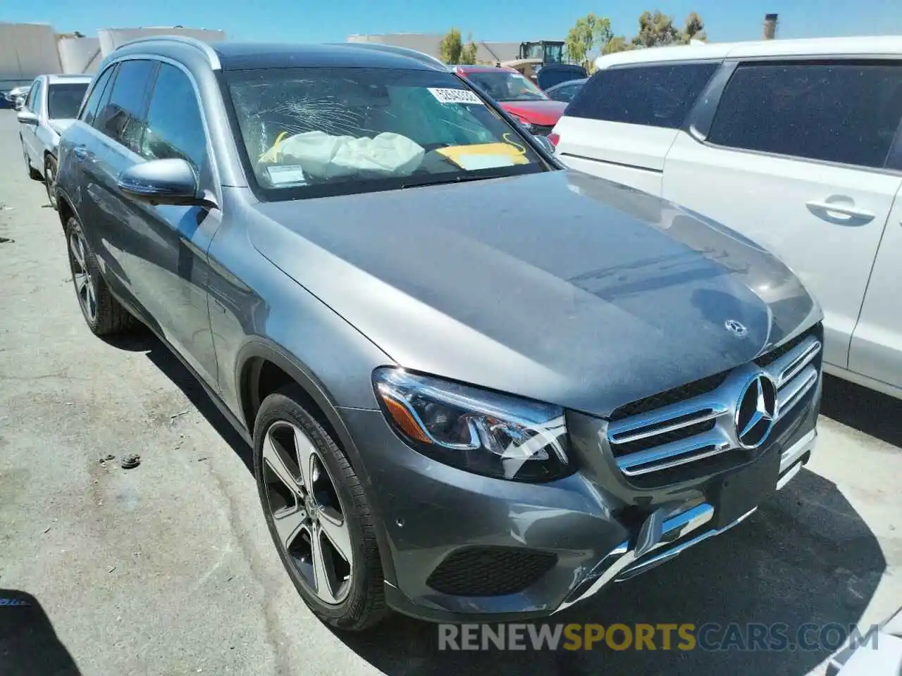 1 Photograph of a damaged car WDC0G5EB6KF570954 MERCEDES-BENZ GLC-CLASS 2019