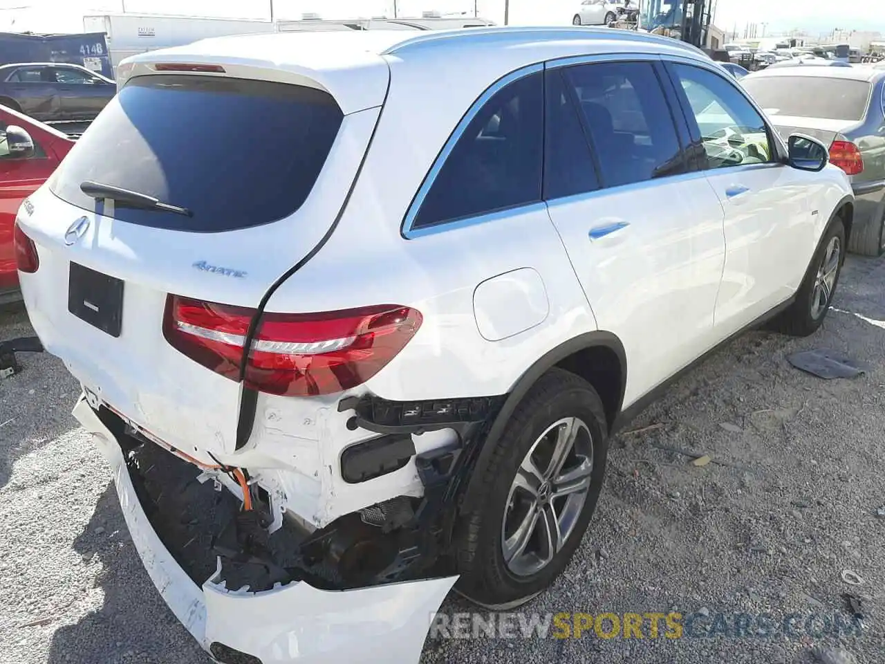 4 Photograph of a damaged car WDC0G5EB8KF631172 MERCEDES-BENZ GLC-CLASS 2019